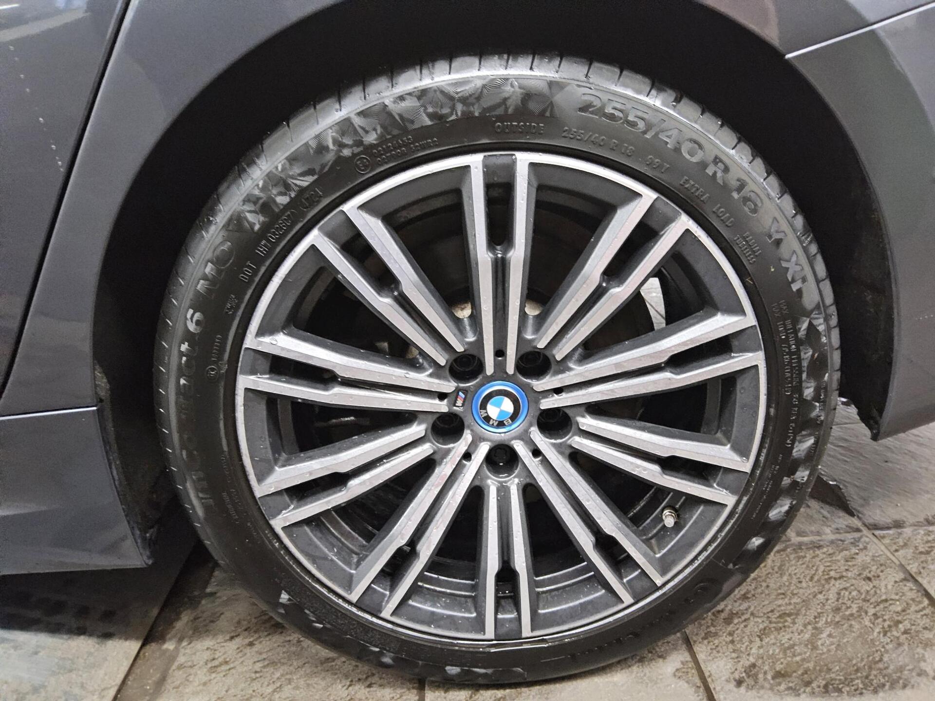 BMW 330e Touring M-Sport Navi LC Pro LED+ HiFi AHK 11