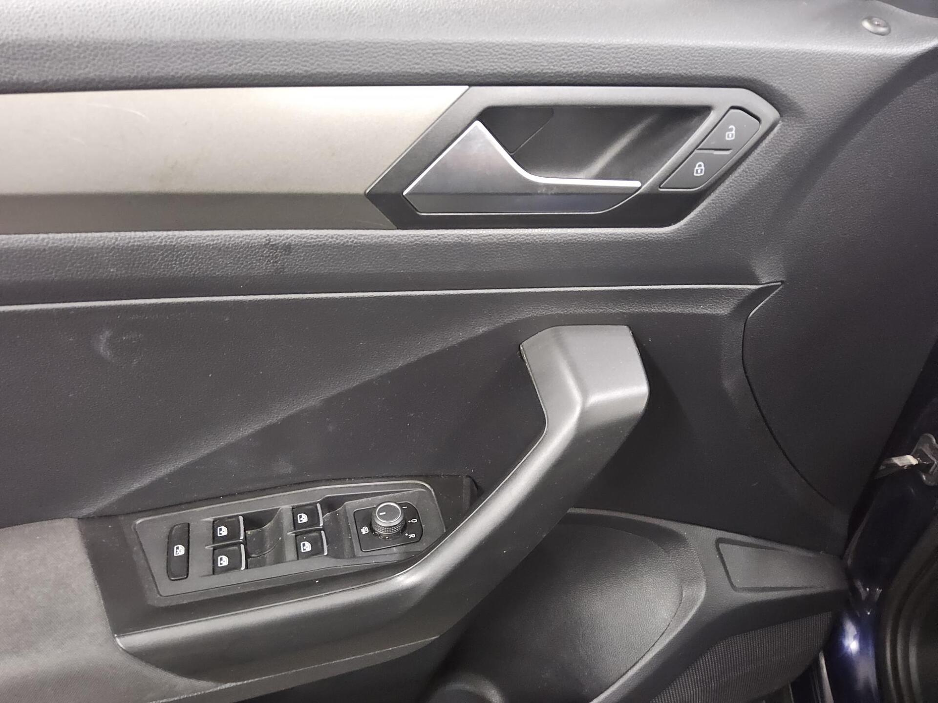 Volkswagen T-Roc 2.0 TDI Style PDC Rückfahrkamera ACC 9