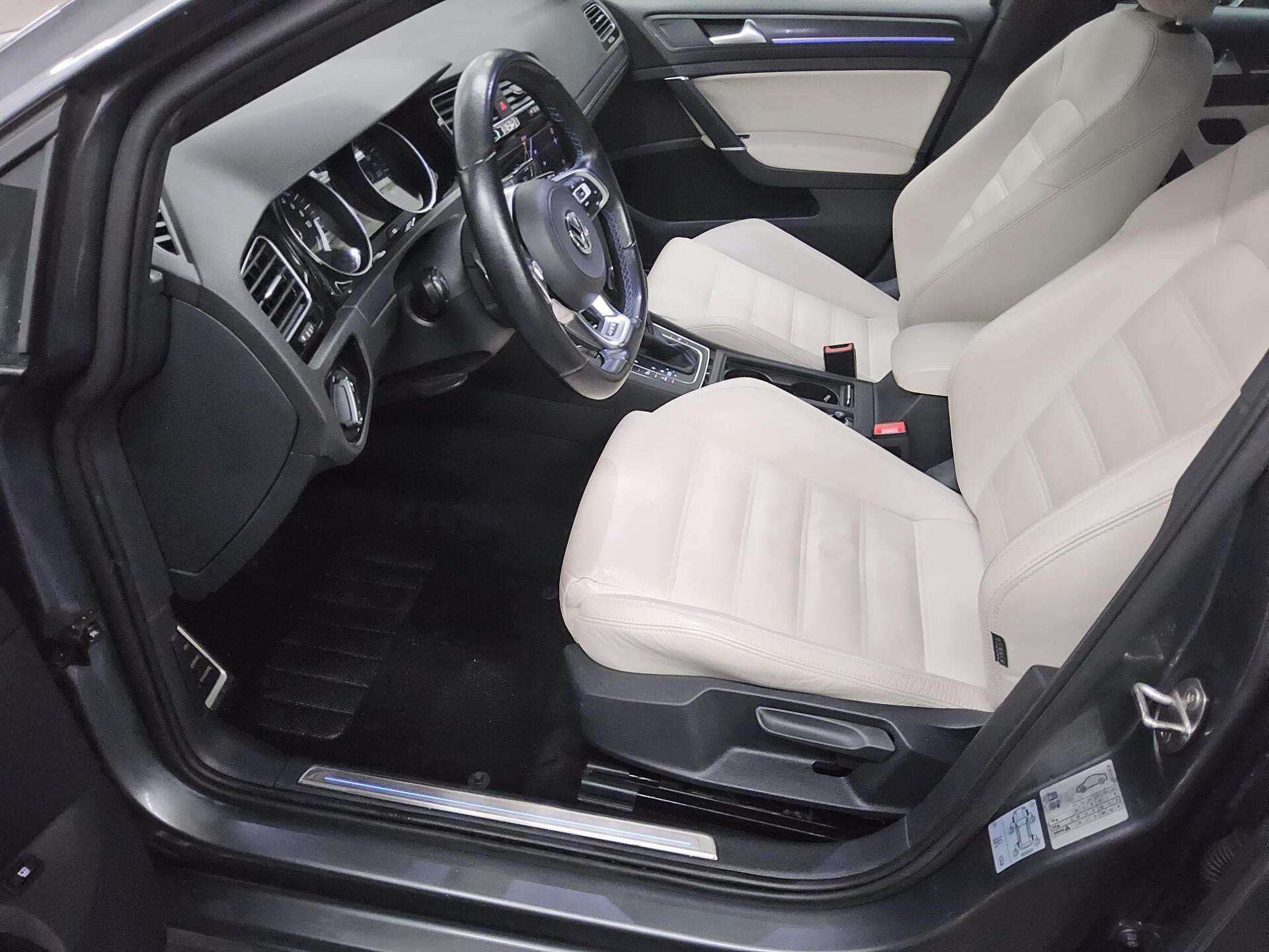 Volkswagen Golf-7 GTE 1.4 TSI Navi LED RfK ACC Shz PDC 8