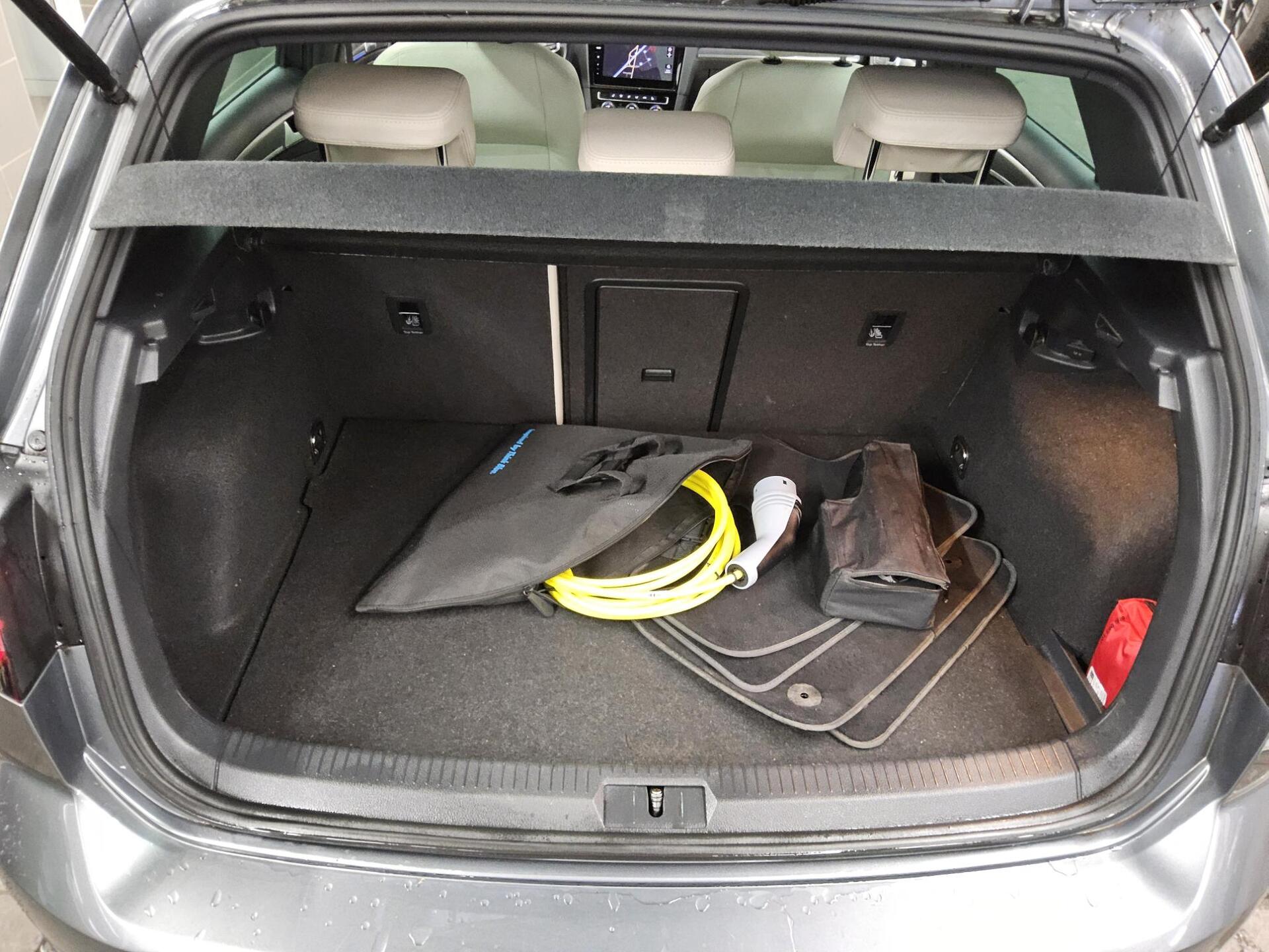 Volkswagen Golf-7 GTE 1.4 TSI Navi LED RfK ACC Shz PDC 11