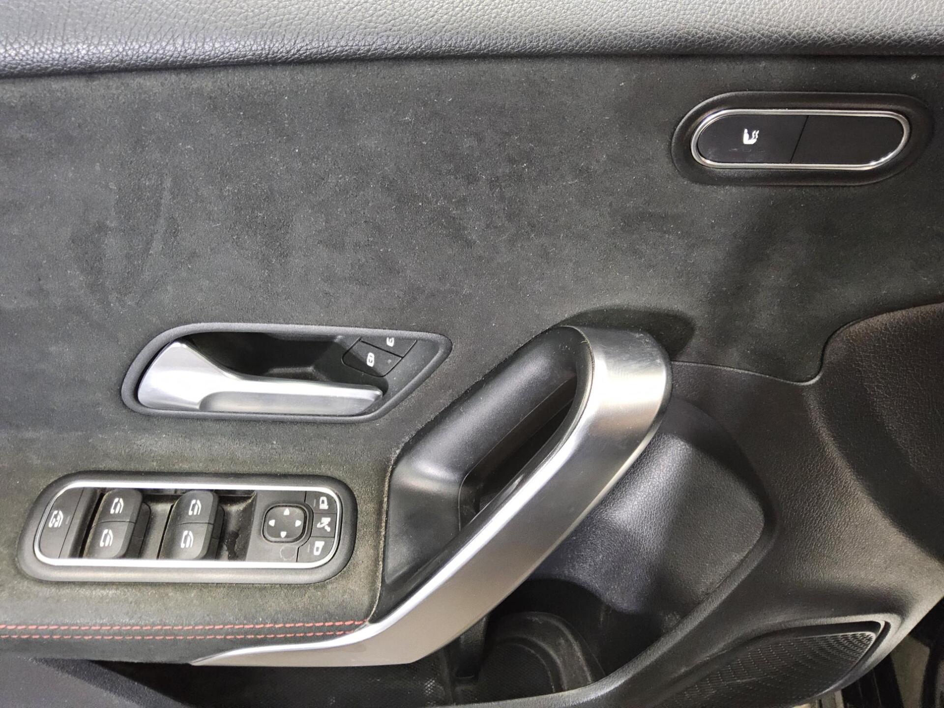 Mercedes-Benz A 220 d AMG-Line Navi LED Kamera Ahk Shz 10