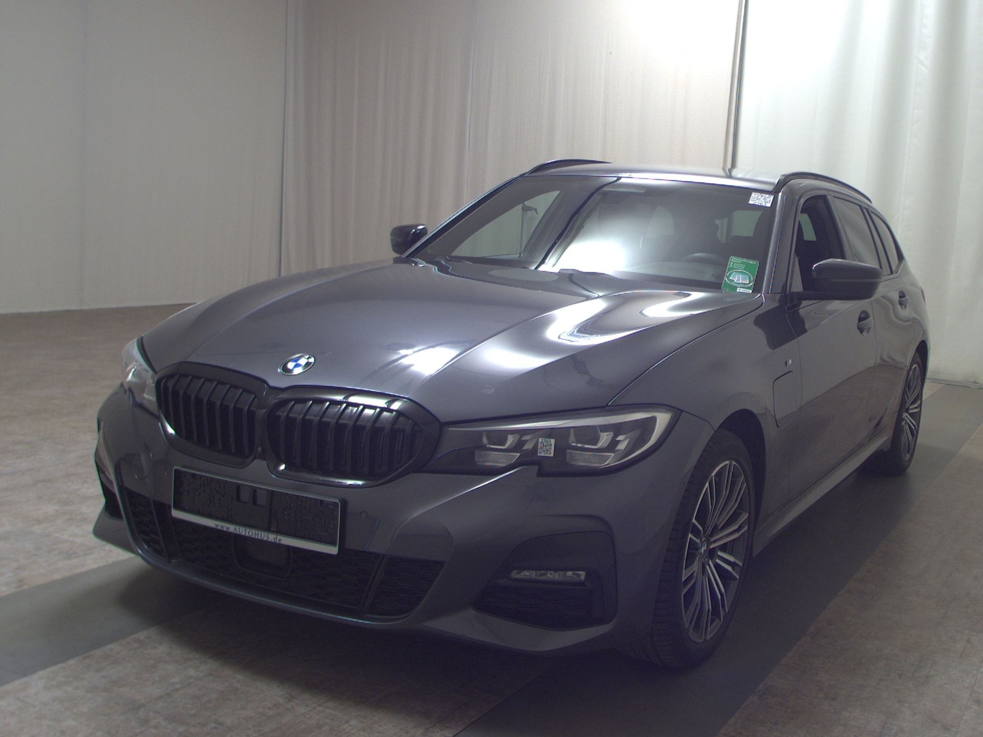 BMW 330e Touring M-Sport Navi LED LC prof. H-K AHK 2