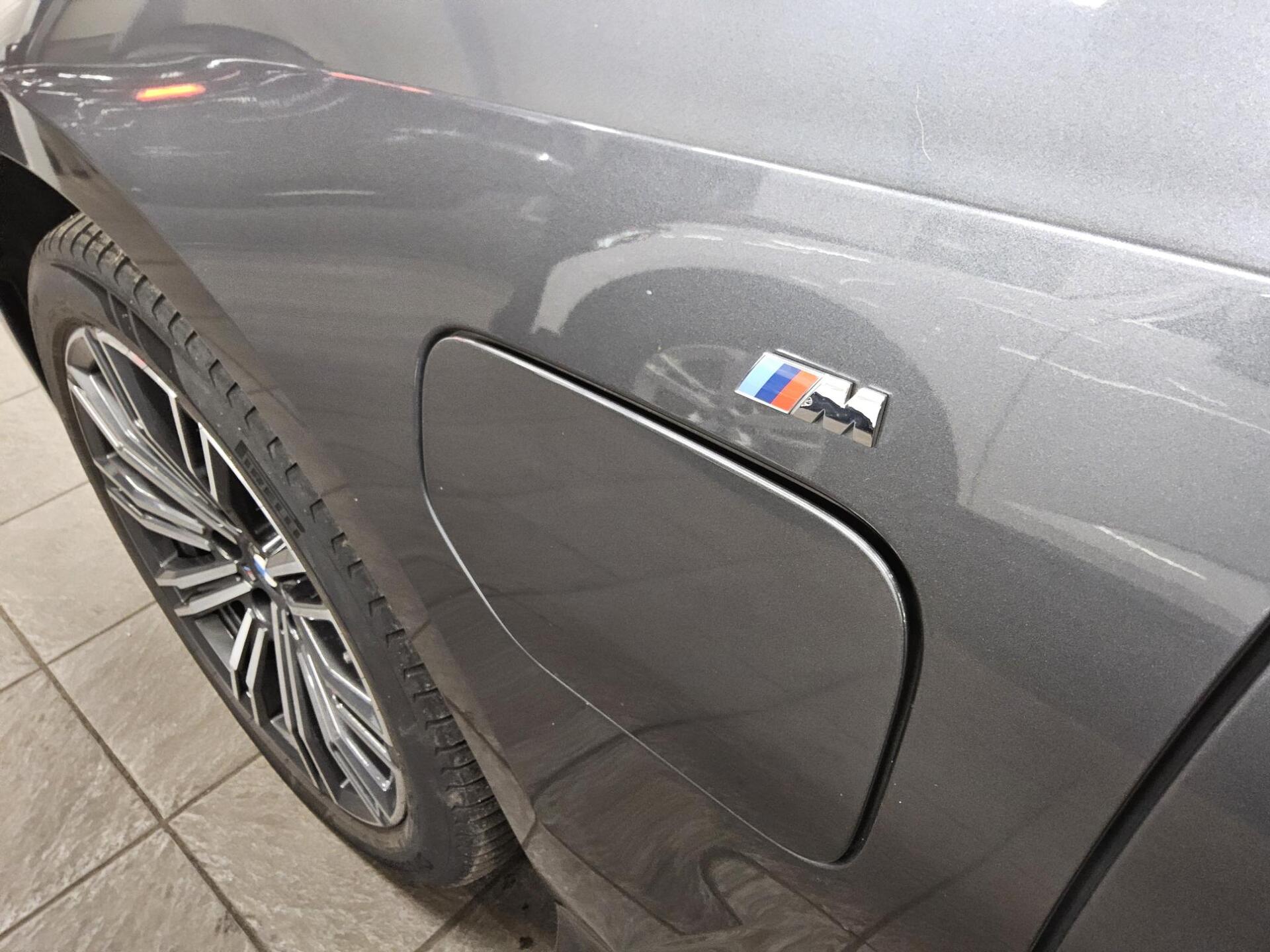 BMW 330e Touring M-Sport Navi LED LC prof. H-K AHK 12