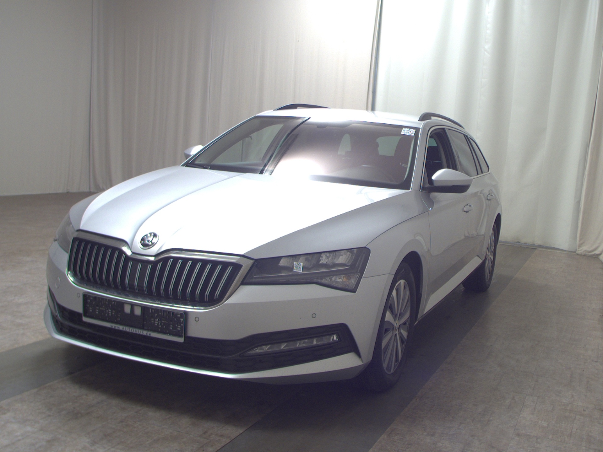 Skoda Superb Kombi 2.0 TDI Ambition Navi LED vc AHK 2