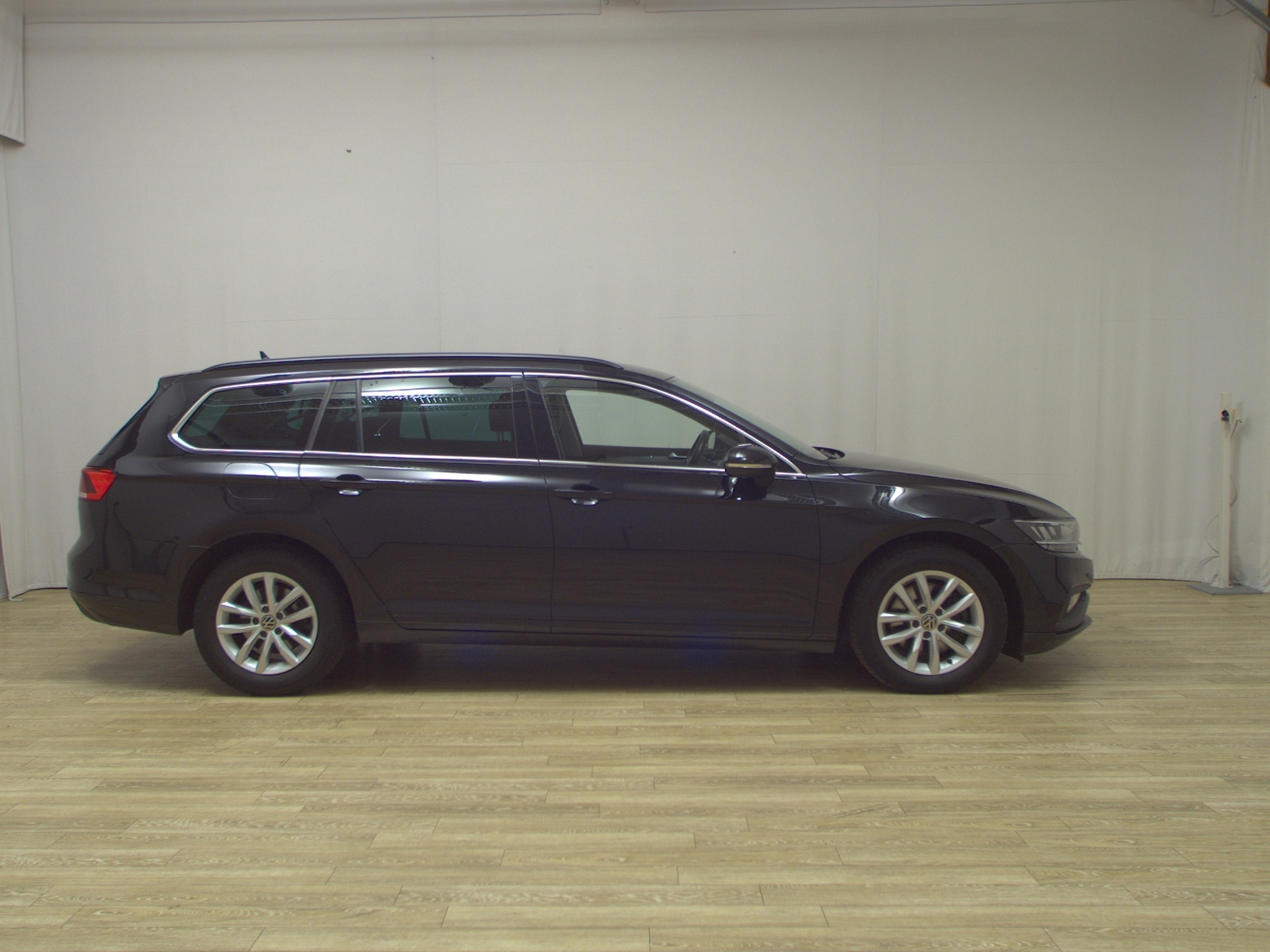 Volkswagen Passat Var. 2.0 TDI Business Navi LED RFK ACC