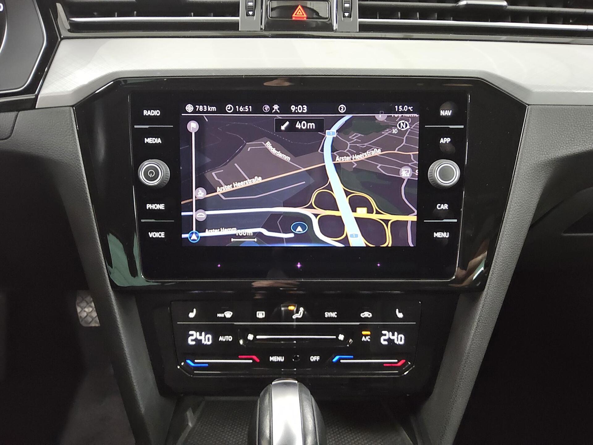 Volkswagen Passat Var. 2.0 TDI Business Navi LED RFK ACC 7