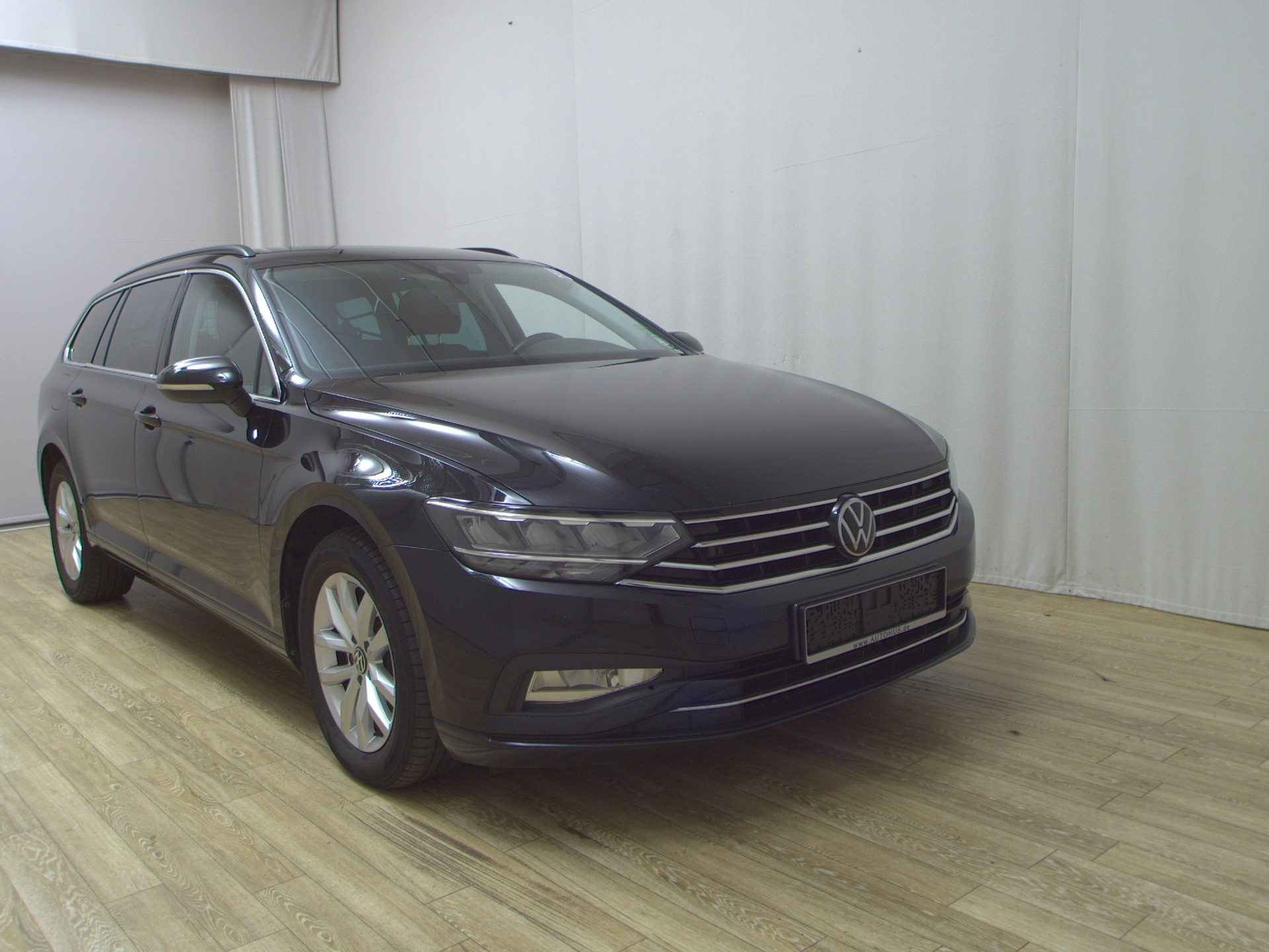 Volkswagen Passat Var. 2.0 TDI Business Navi LED RFK ACC 3