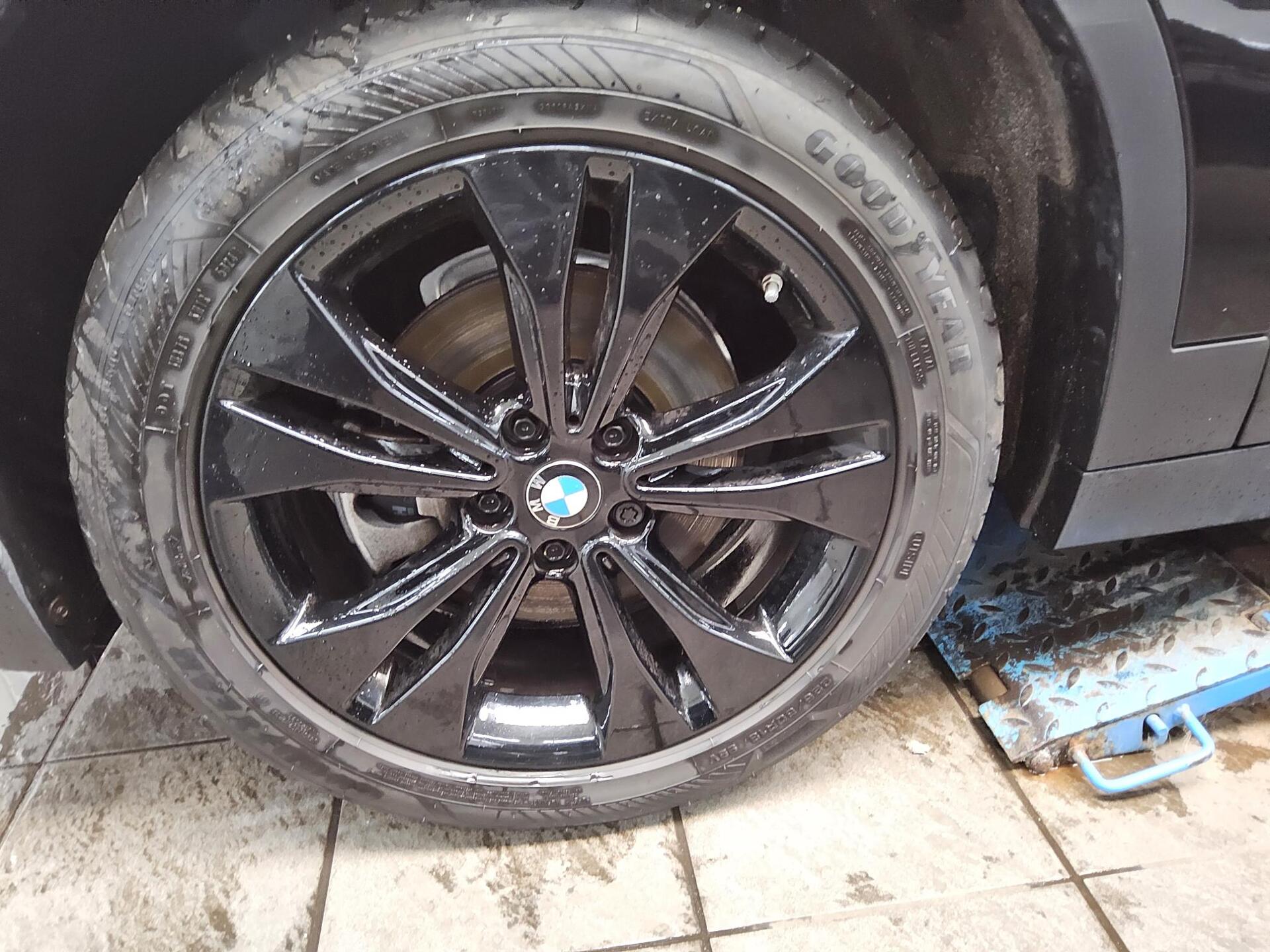 BMW X2 sDrive18d Advantage Navi HiFi Pano LED+ 10