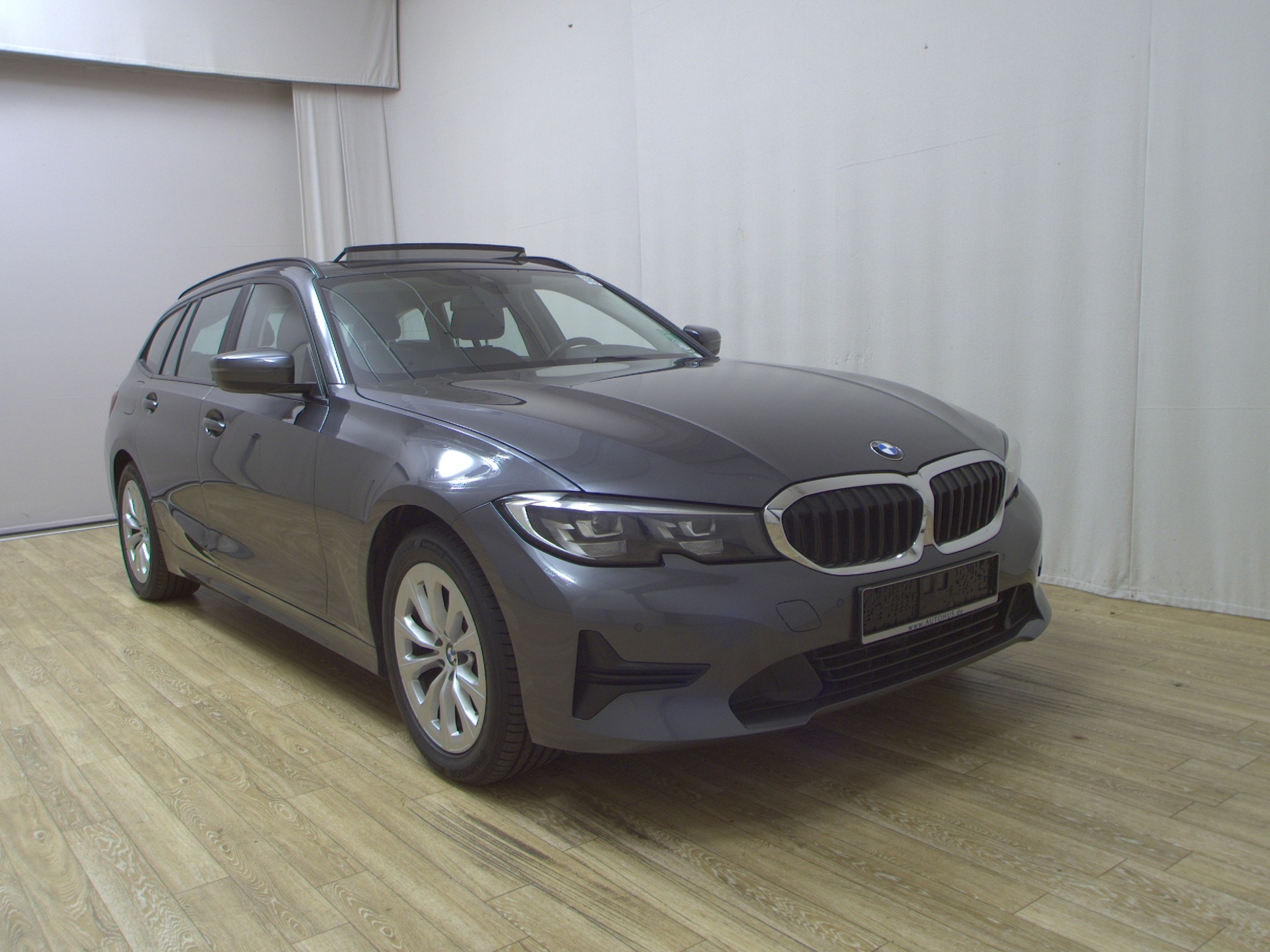 BMW 320dA Touring Navi Panoramadach LED LC+ StandHzg 3