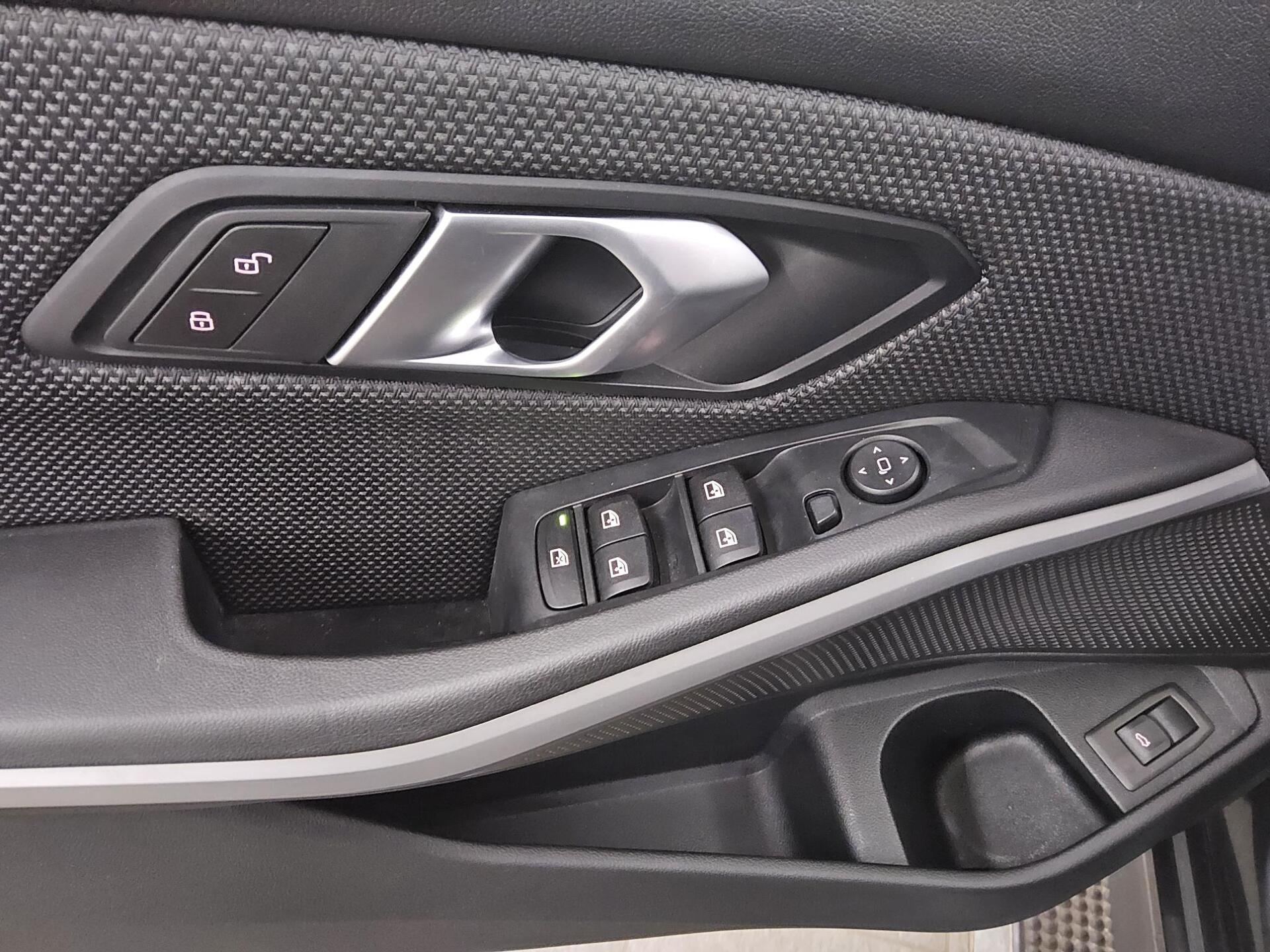 BMW 320dA Touring Navi Panoramadach LED LC+ StandHzg 9