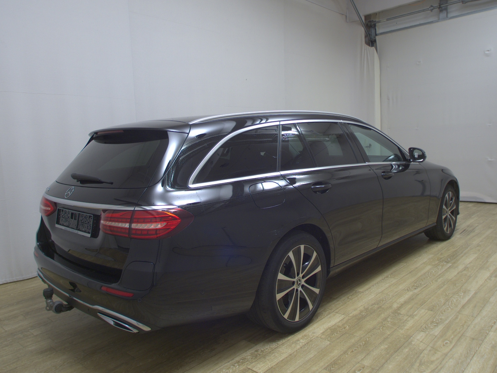 Mercedes-Benz E 300 T e Avantgarde Navi LED Widescreen AHK 4