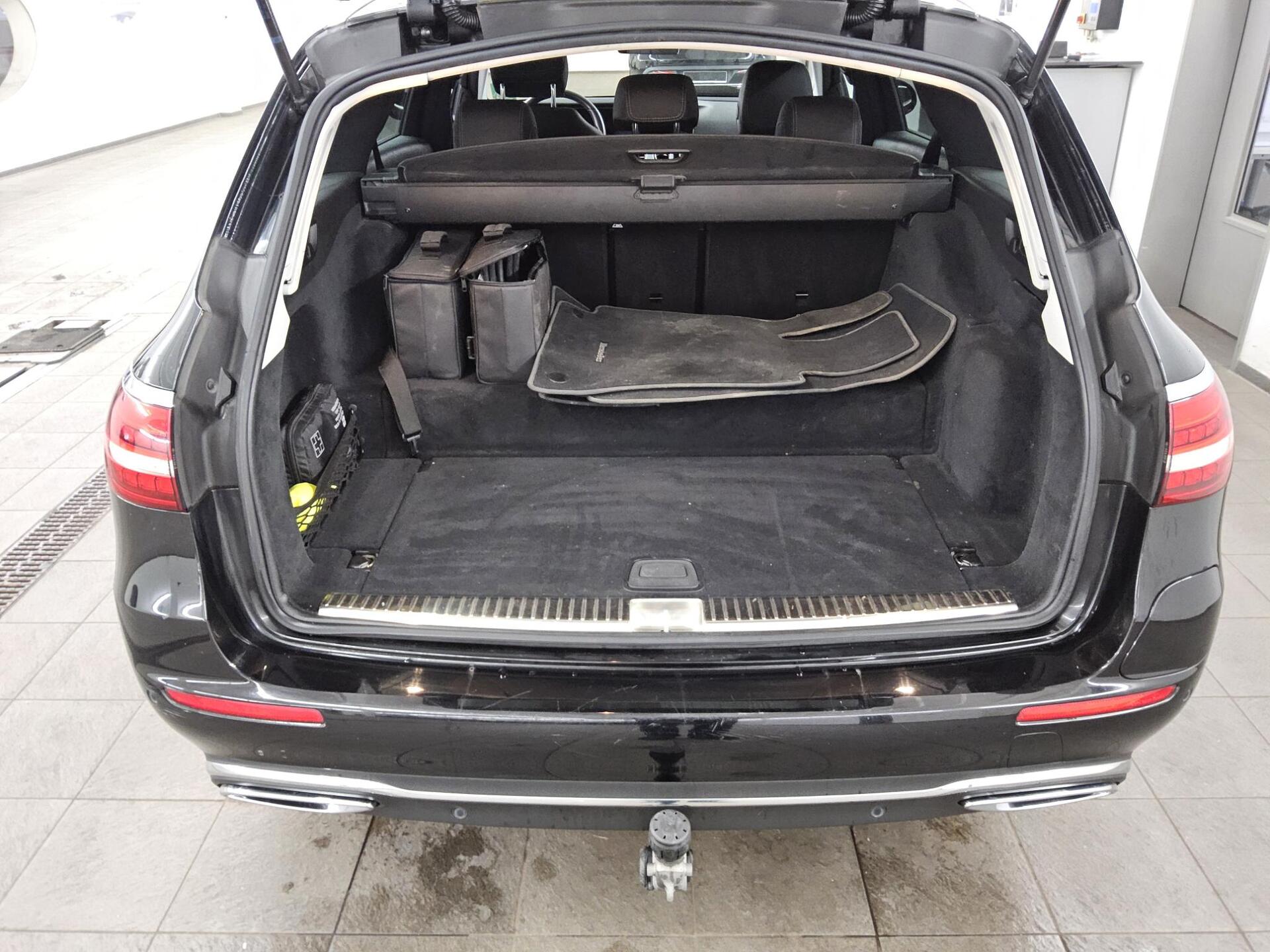 Mercedes-Benz E 300 T e Avantgarde Navi LED Widescreen AHK 12