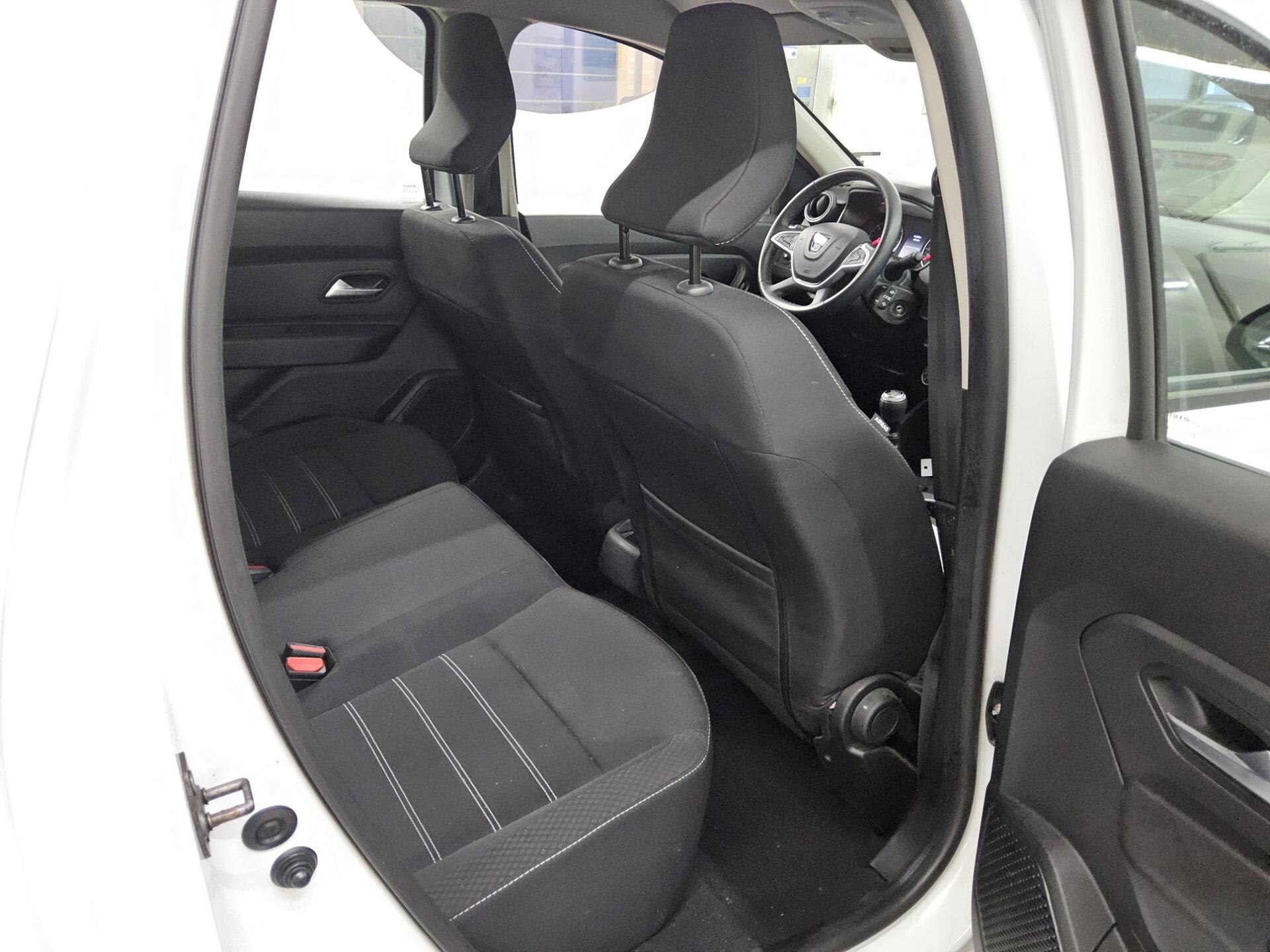 Dacia Duster 1.5 dCi Comfort Navi LED RfK Shz Tempomat 13
