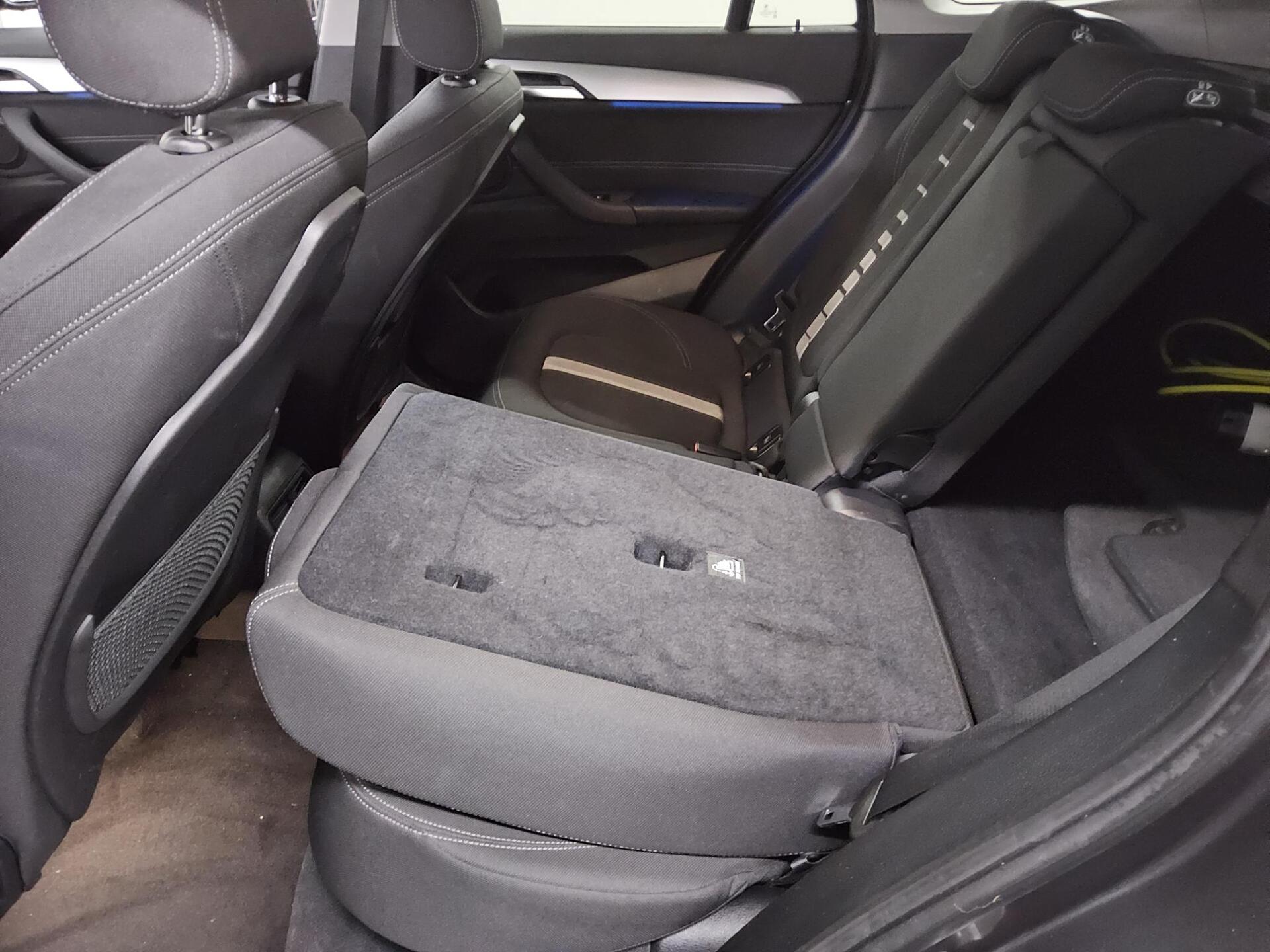 BMW X1 xDrive25e Advantage Navi+ LED HuD AHK HiFi 12