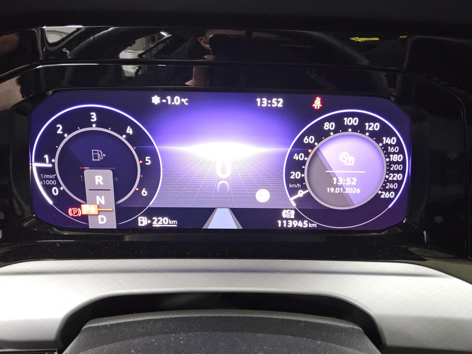 Volkswagen Golf-8 Var. 2.0 TDI Life Navi LED+ DC ACC 8