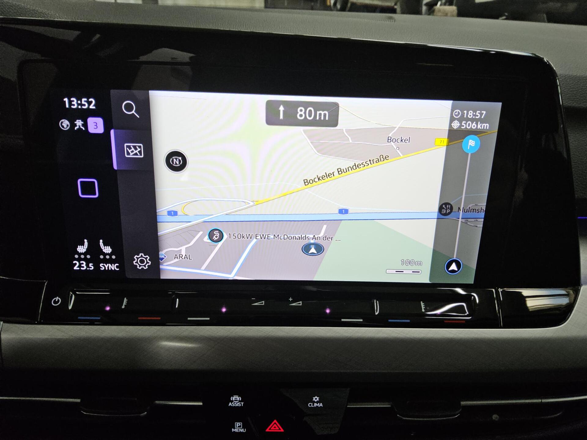 Volkswagen Golf-8 Var. 2.0 TDI Life Navi LED+ DC ACC 7