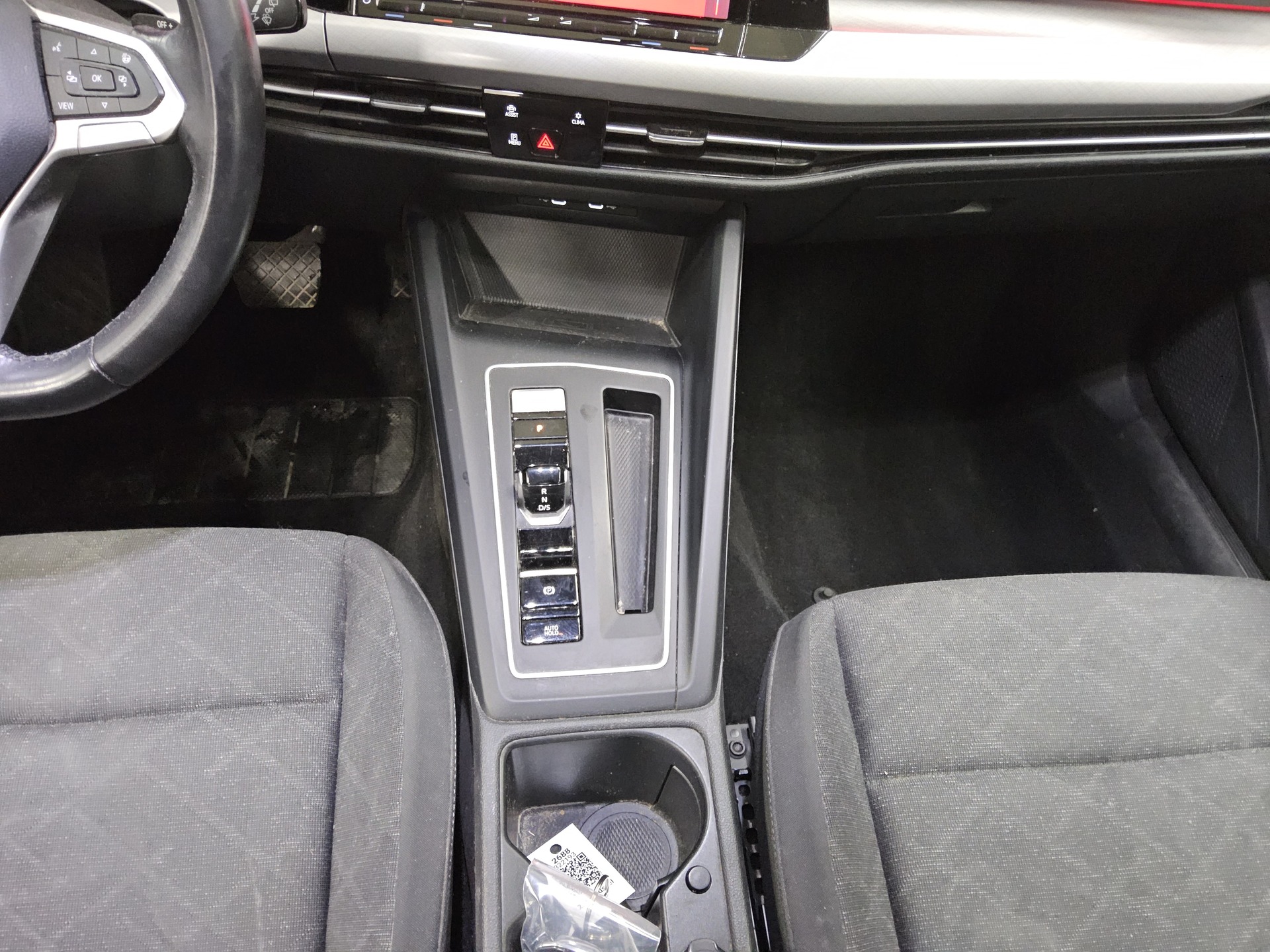 Volkswagen Golf-8 Var. 1.5 eTSI Life Navi AID 6