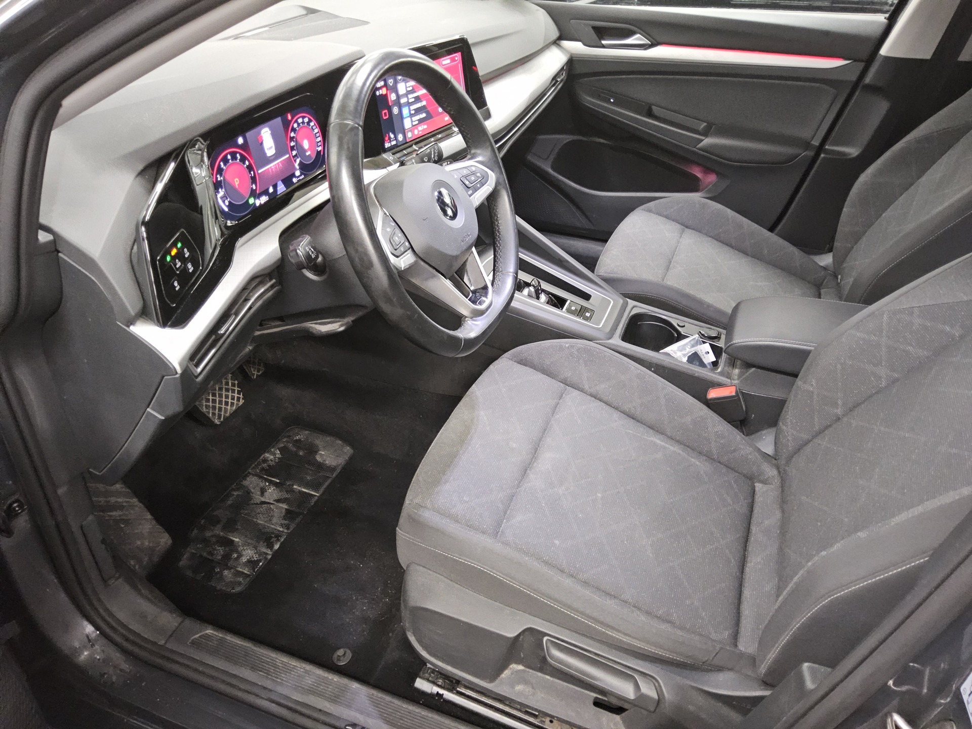 Volkswagen Golf-8 Var. 1.5 eTSI Life Navi AID 8