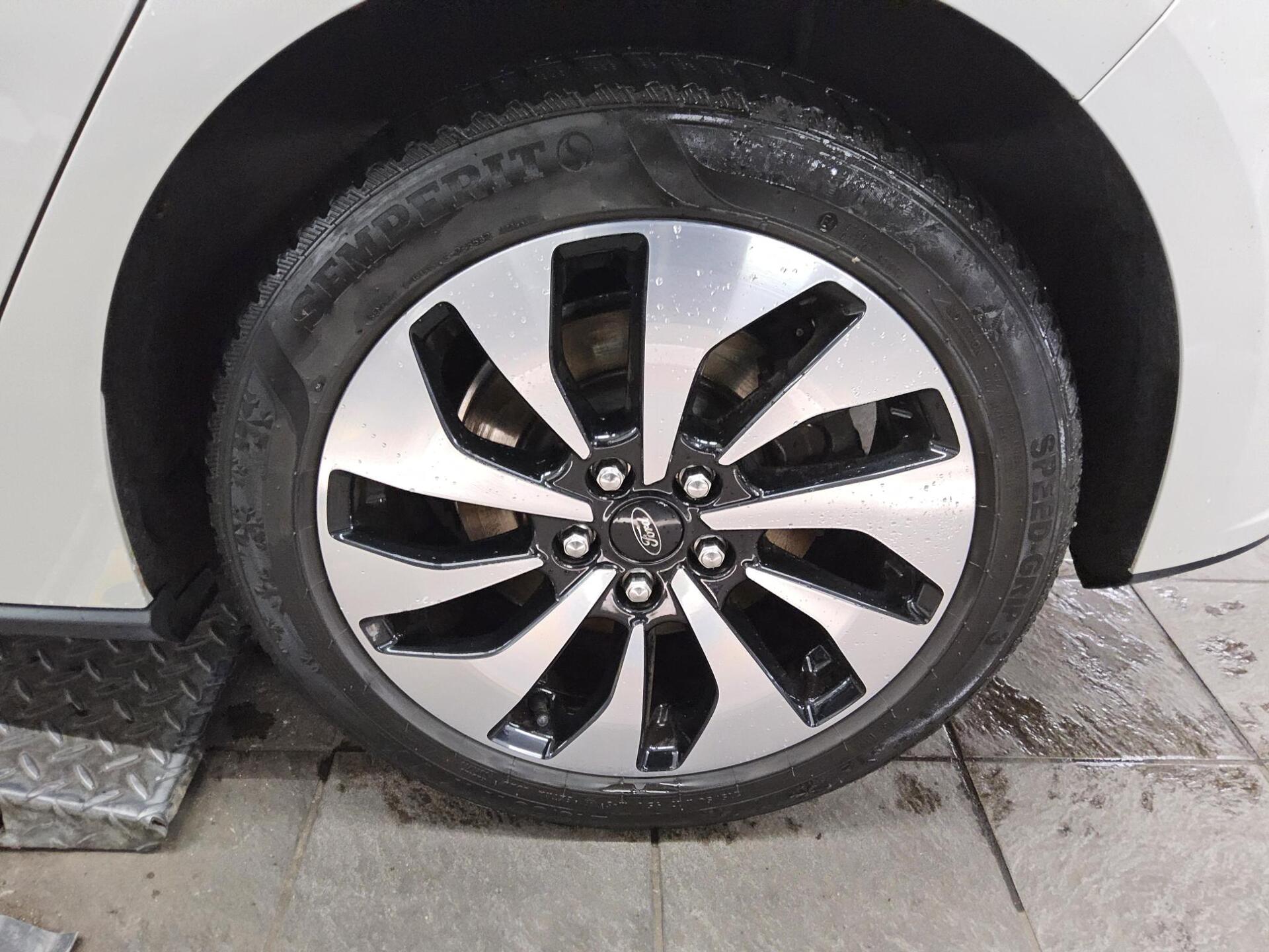 Ford Focus 1.5 EB Cool&Connect Navi LED RfK Pano AHK 11