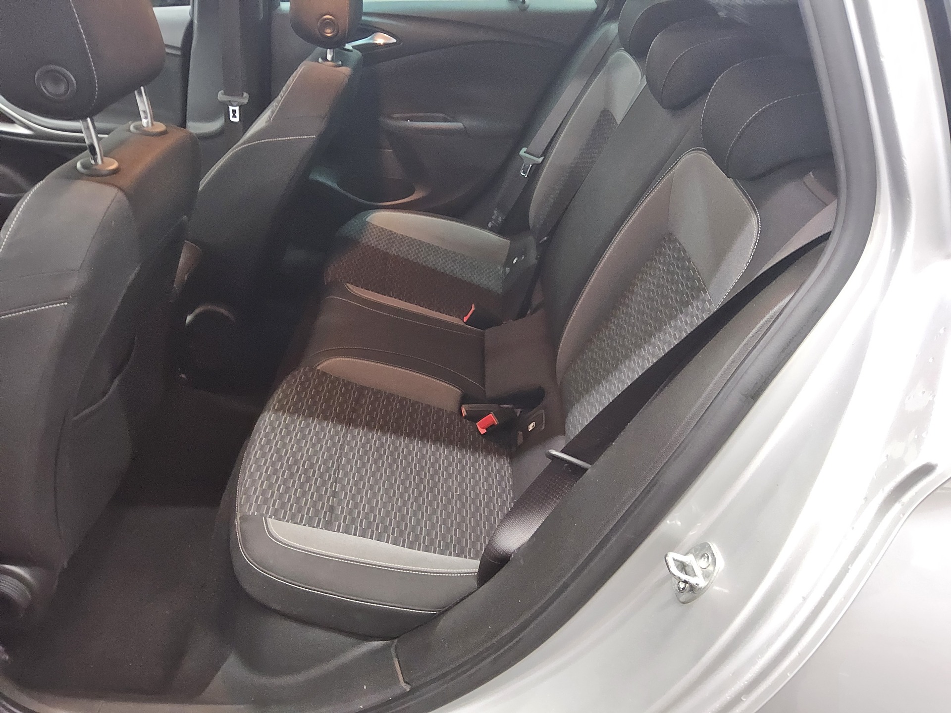 Opel Astra ST 1.5 D Business Ed. Navi LED AHK Shz PDC 13