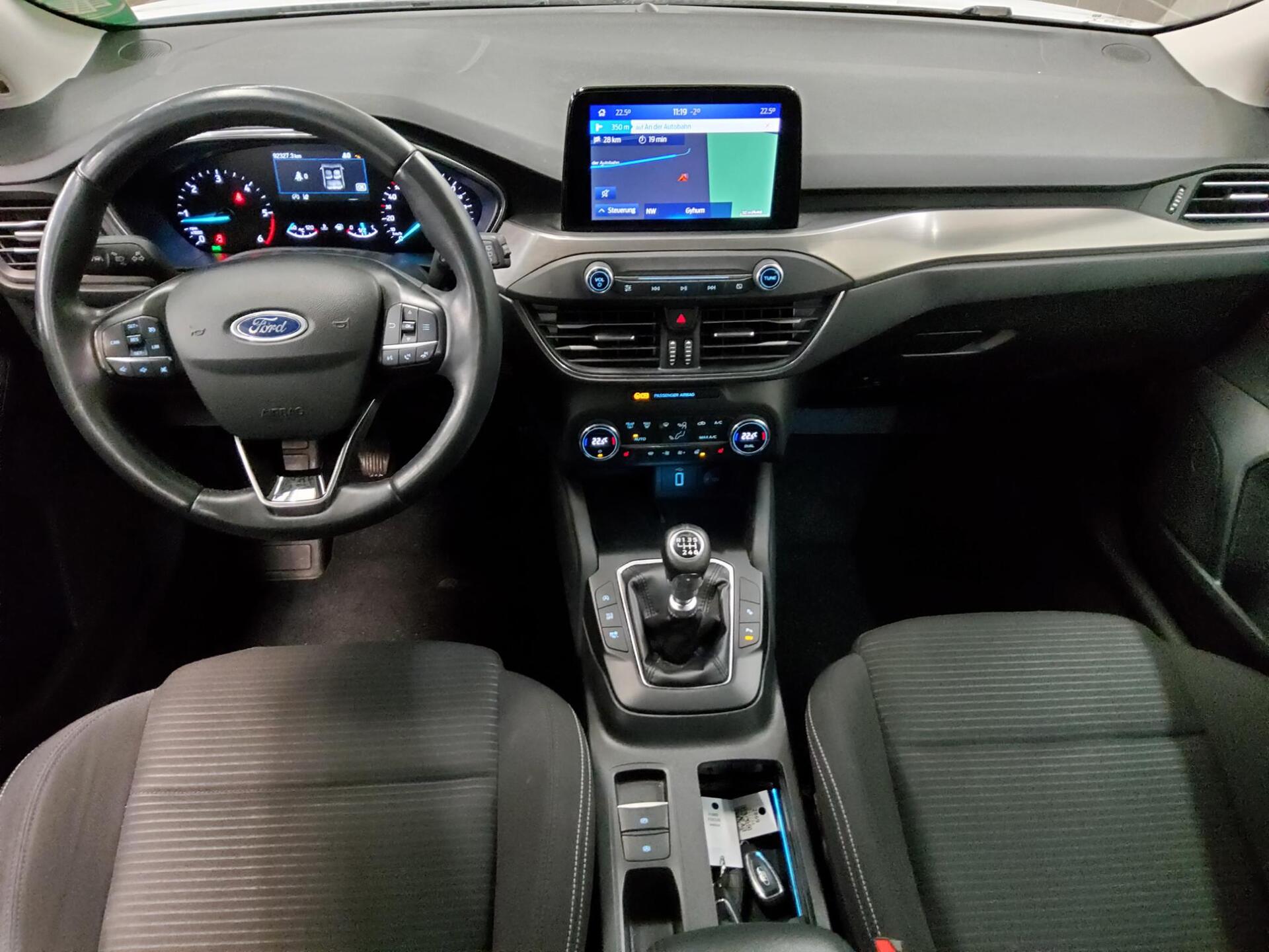 Ford Focus Turnier 1.5 EB Titanium Navi RFK LED 5