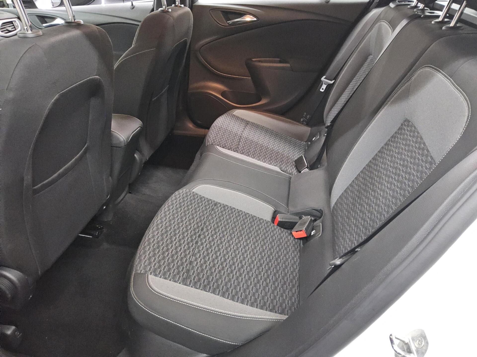 Opel Astra ST 1.5 D Edition Navi LED Tempomat PDC AHK 13