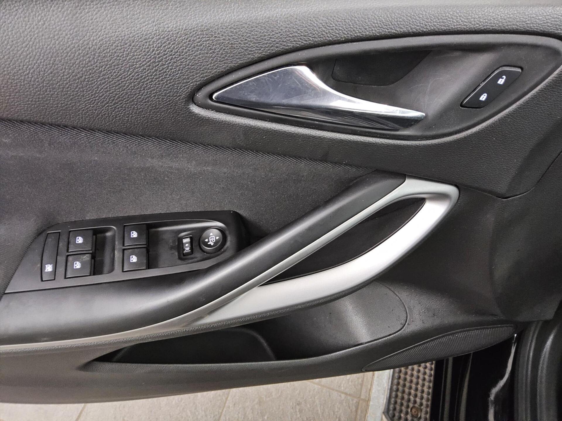 Opel Astra 1.5 D Navi PDC Shz DAB Klima 9