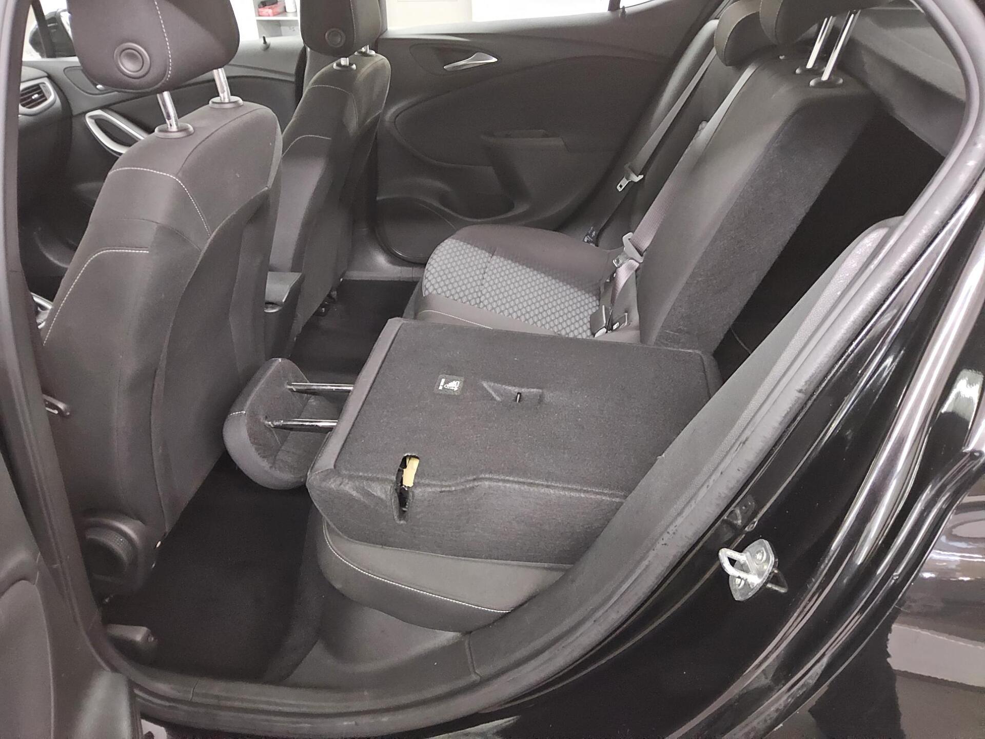 Opel Astra 1.5 D Navi PDC Shz DAB Klima 12