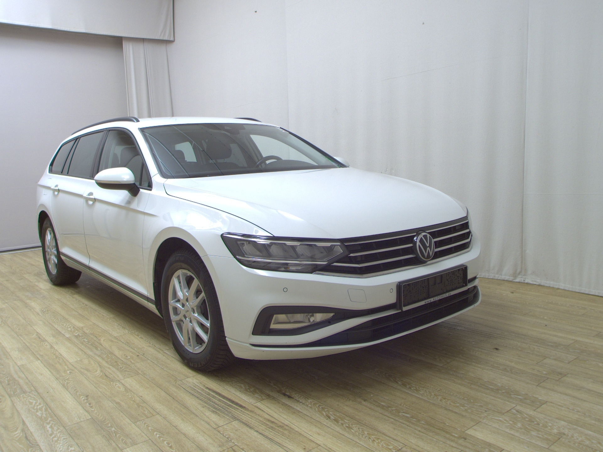 Volkswagen Passat Var. 2.0 TDI Navi LED RfK AHK PDC Shz 3