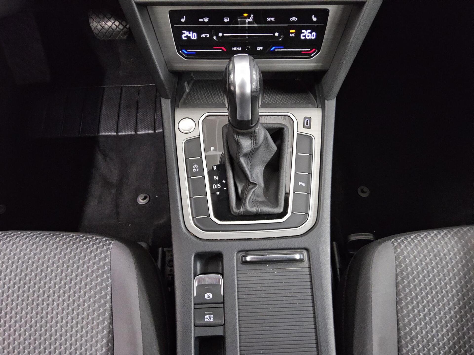 Volkswagen Passat Var. 2.0 TDI Navi LED RfK AHK PDC Shz 6