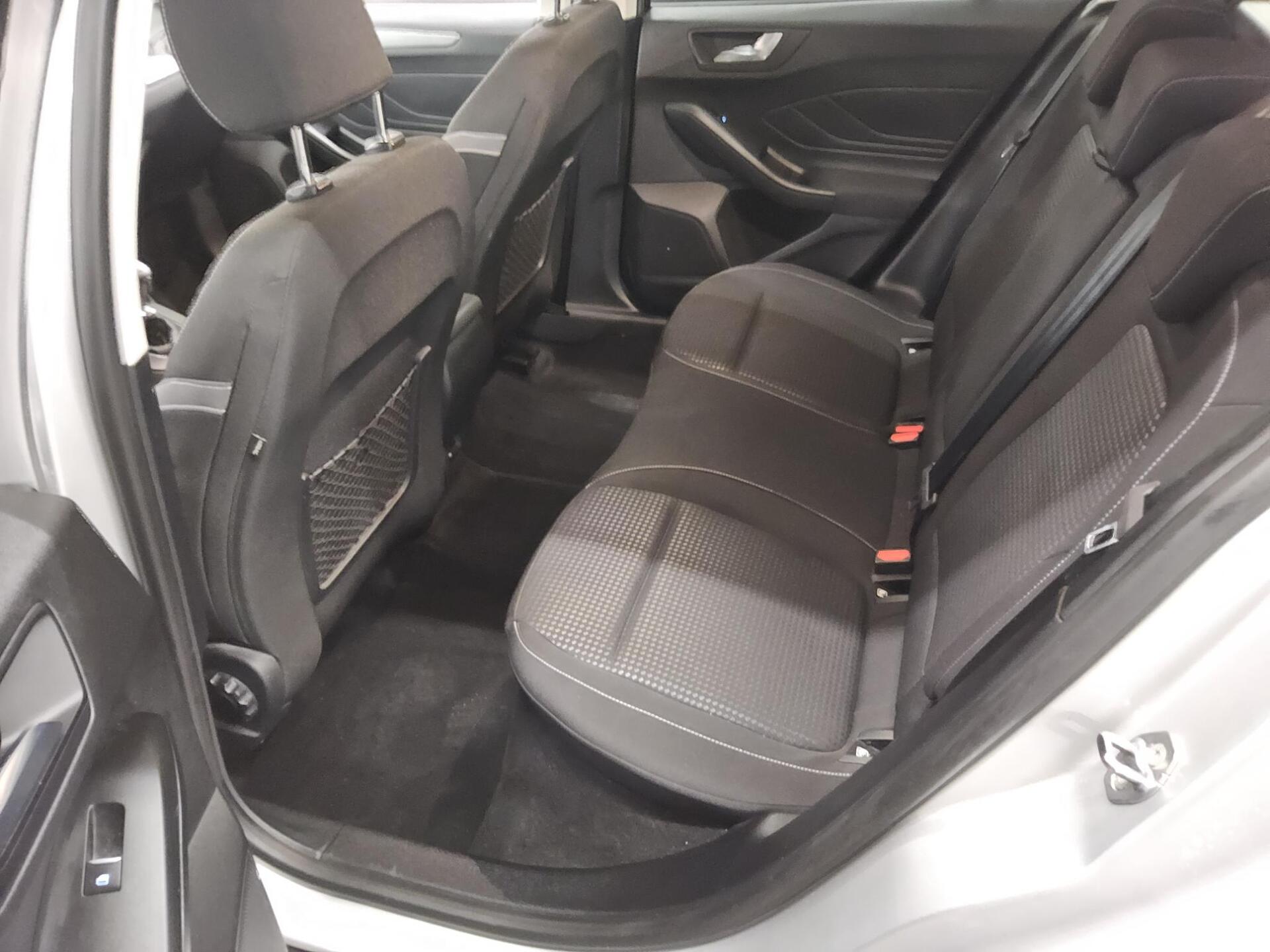 Ford Focus Turnier 1.5 EB Cool&Connect Navi LED RFK 12