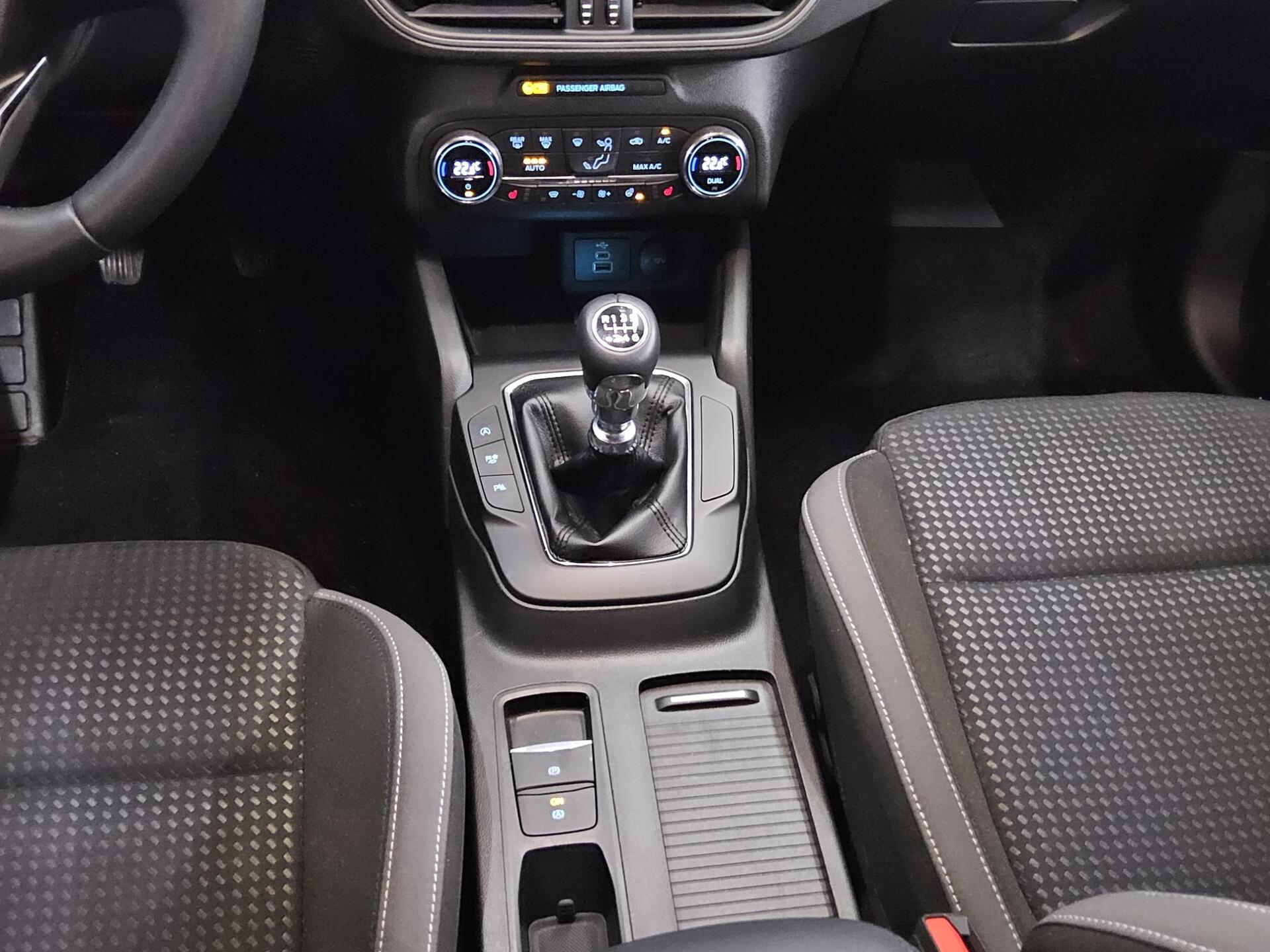 Ford Focus Turnier 1.5 EB Cool&Connect Navi LED RFK 6