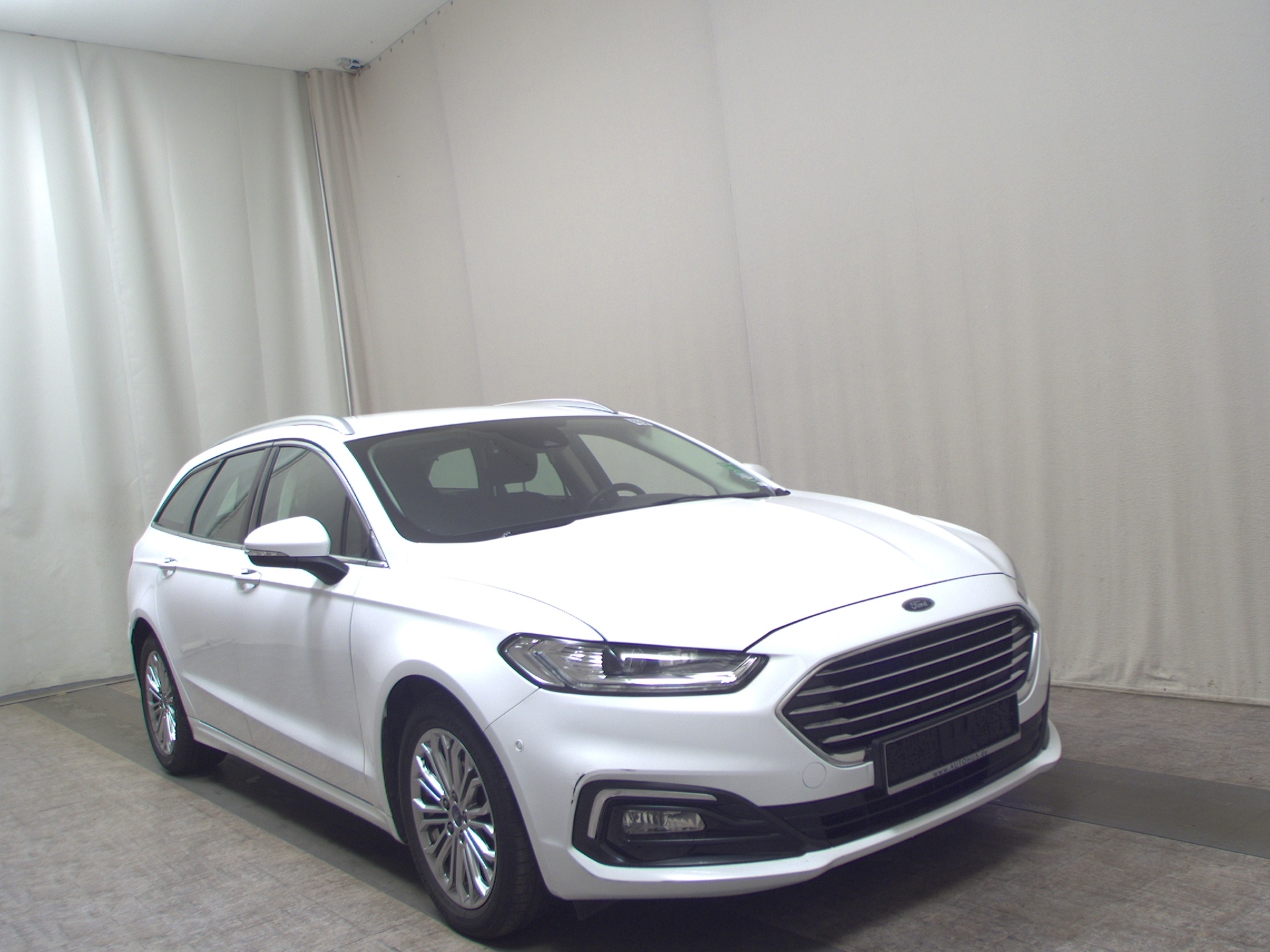 Ford Mondeo Turnier 2.0 EB Titanium Navi LED RfK Shz 3