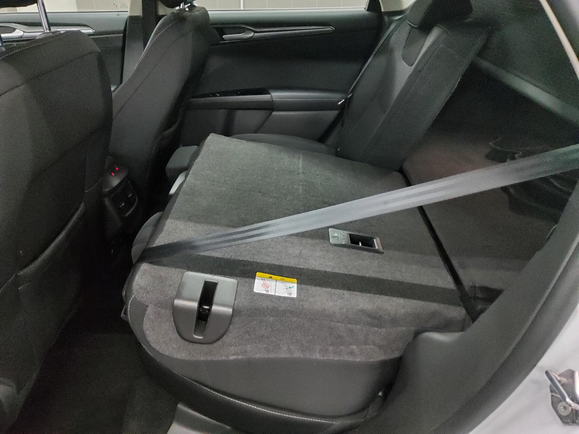 Ford Mondeo Turnier 2.0 EB Titanium Navi LED RfK Shz 12