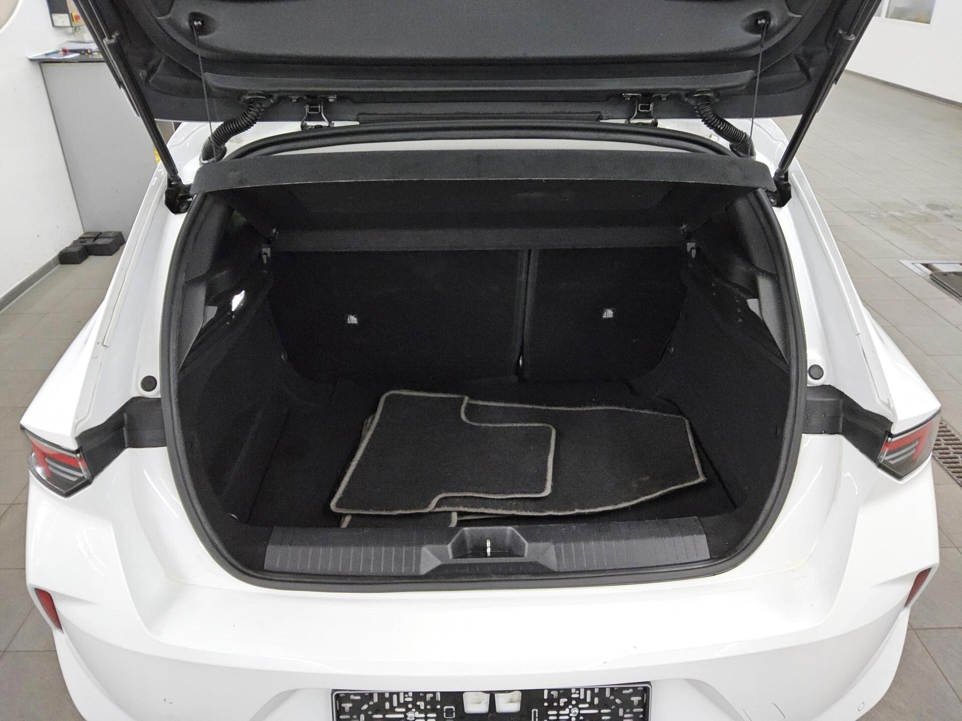 Opel Astra 1.5 D Business Ed. Navi LED RFK 12