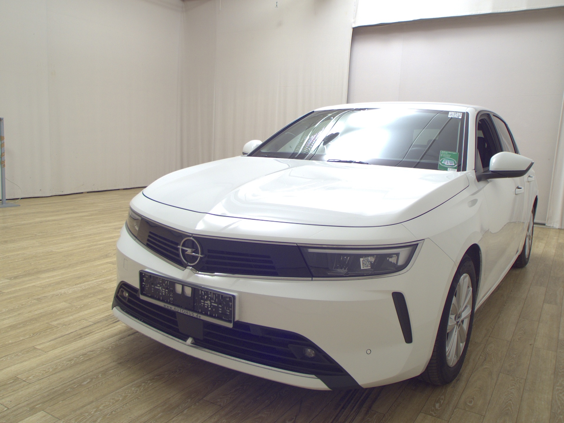 Opel Astra 1.5 D Business Ed. Navi LED RFK 2