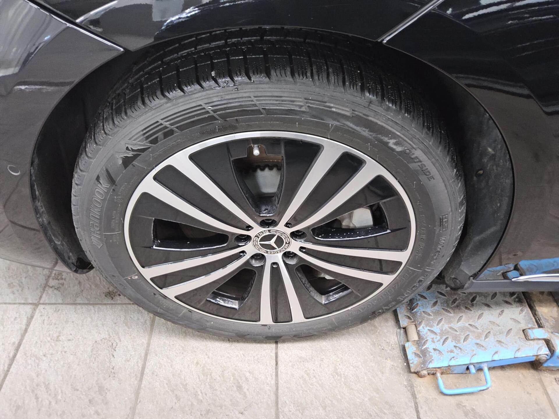 Mercedes-Benz EQE 300 T-Leder Navi LED MBUX RFK AHK 11