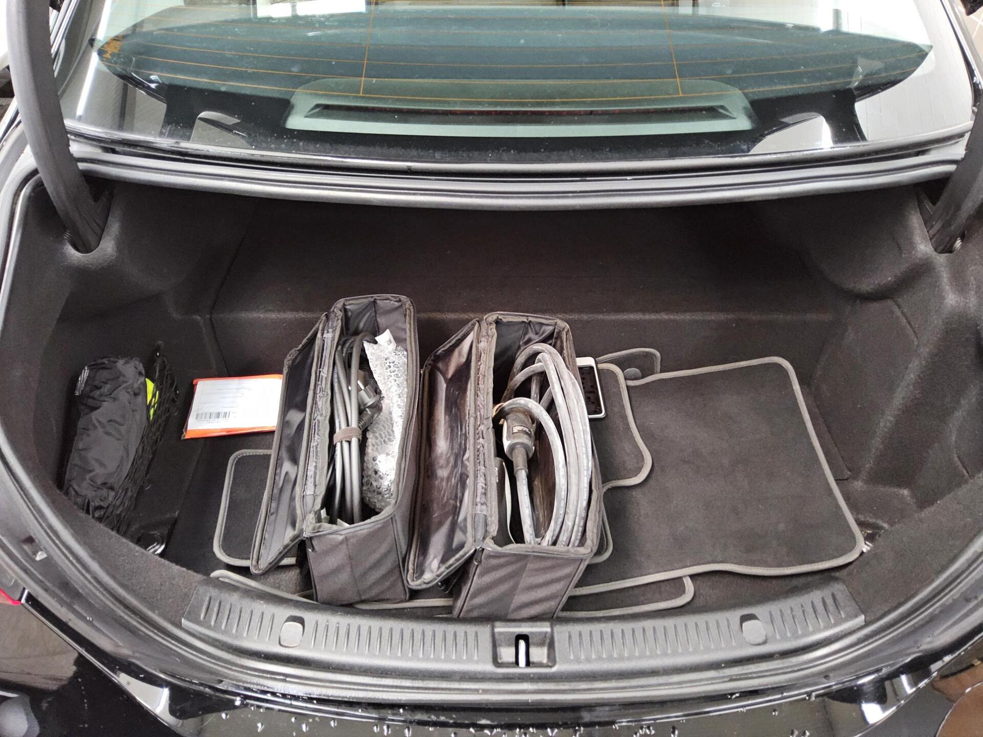 Mercedes-Benz E 300 de Avantgarde Navi Widescreen LED Kamera 12