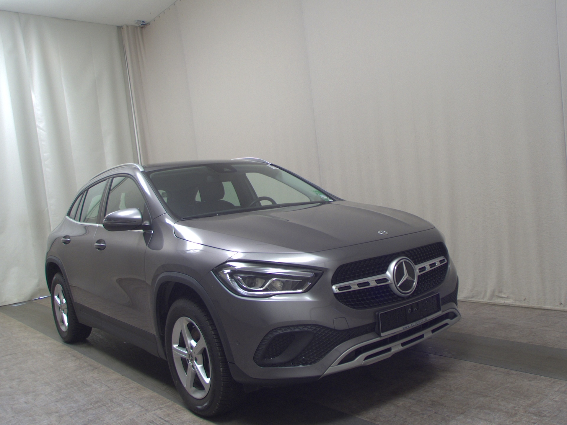 Mercedes-Benz GLA 180 d Style Navi LED RfK Shz PDC Tempomat 3