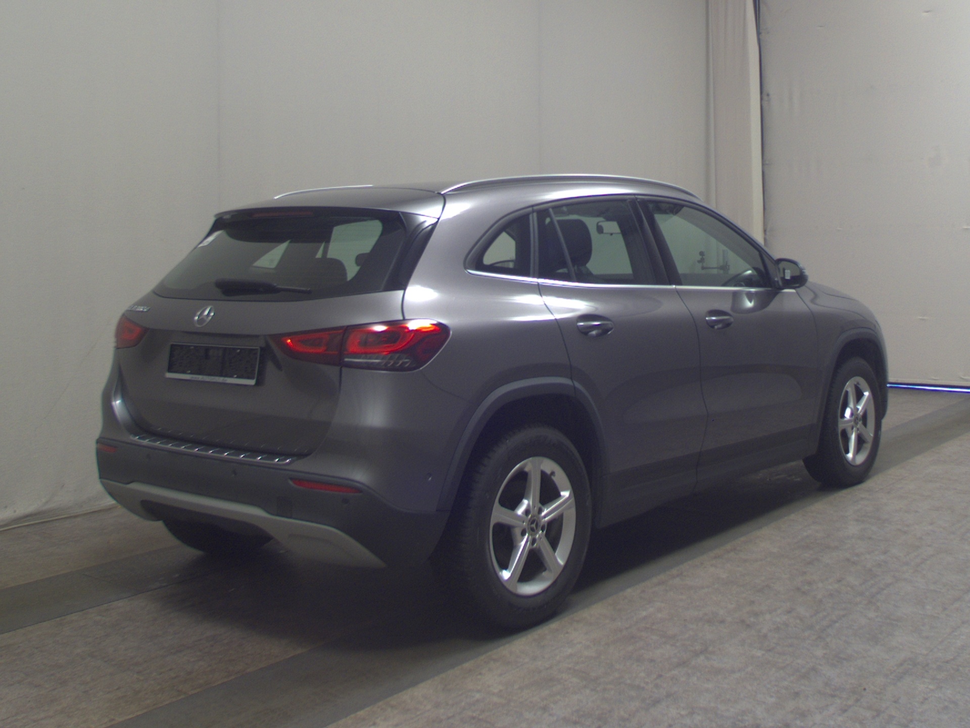 Mercedes-Benz GLA 180 d Style Navi LED RfK Shz PDC Tempomat 4