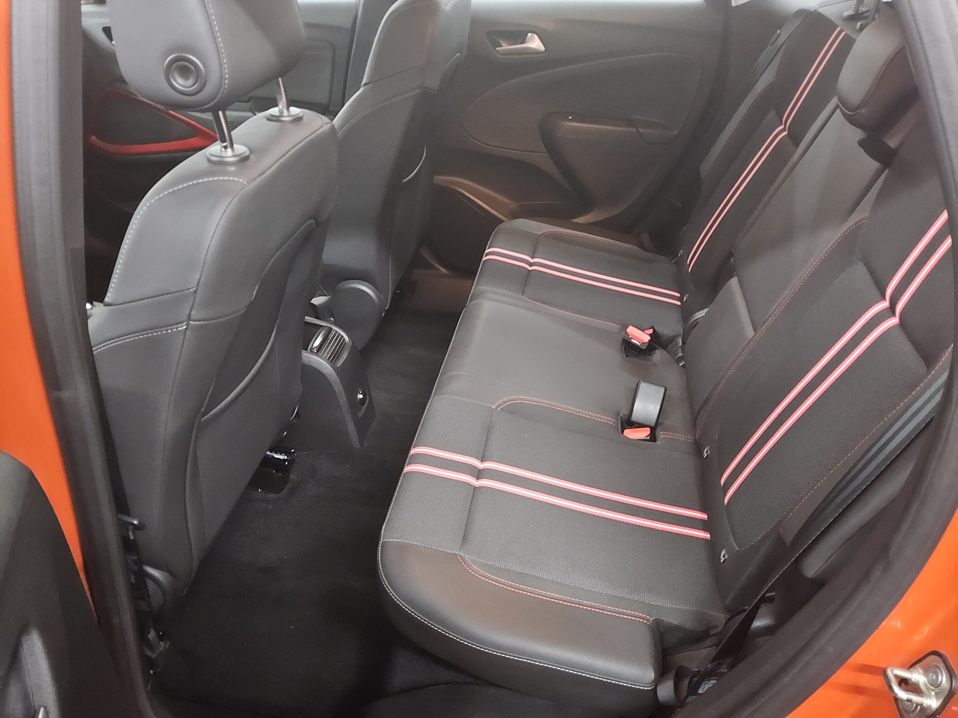 Opel Crossland 1.5 D T-Leder LED RfK AHK Shz Tempomat 13