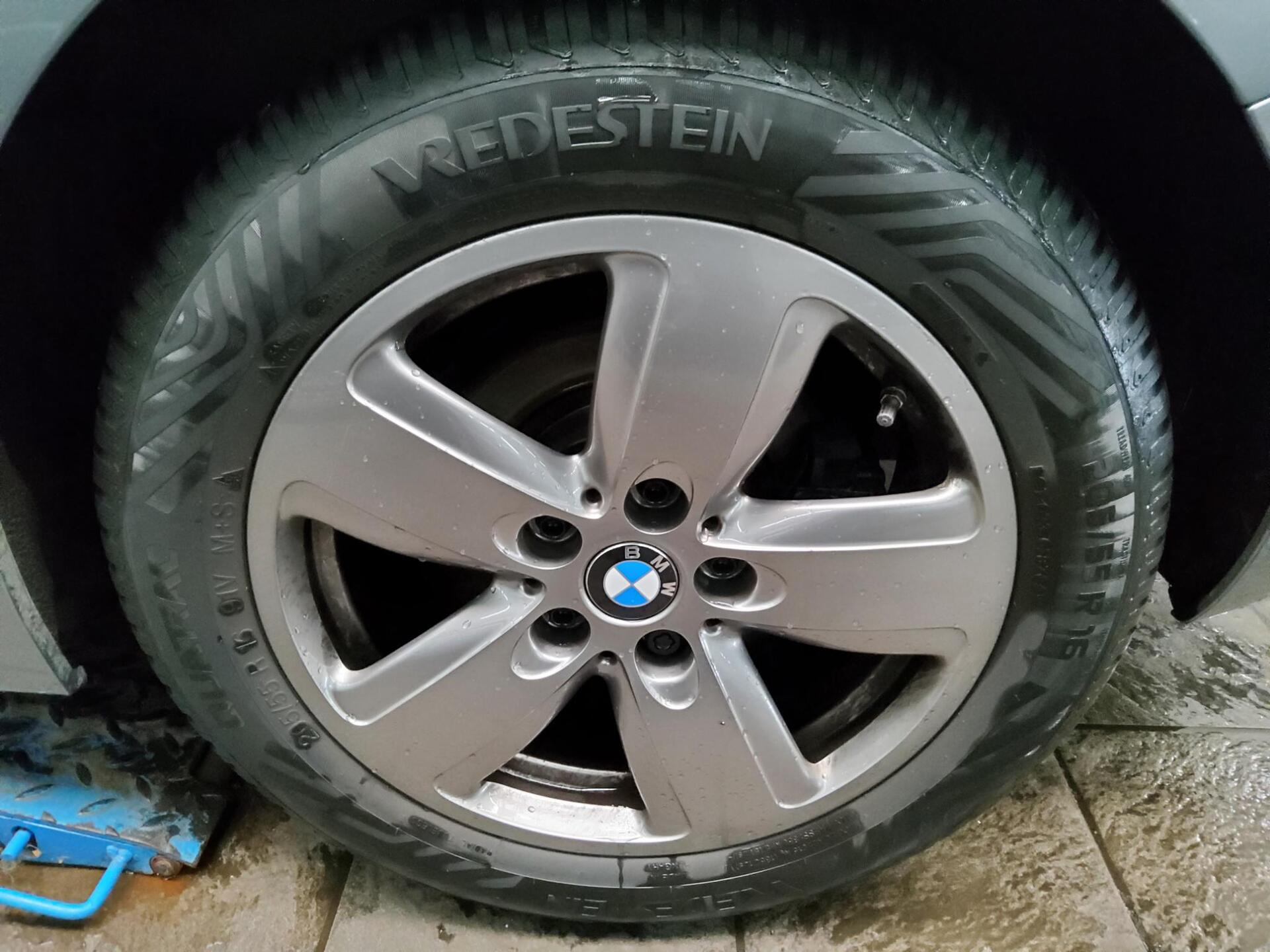 BMW 116i Advantage Navi LED LC-Pro PDC SHZ 11