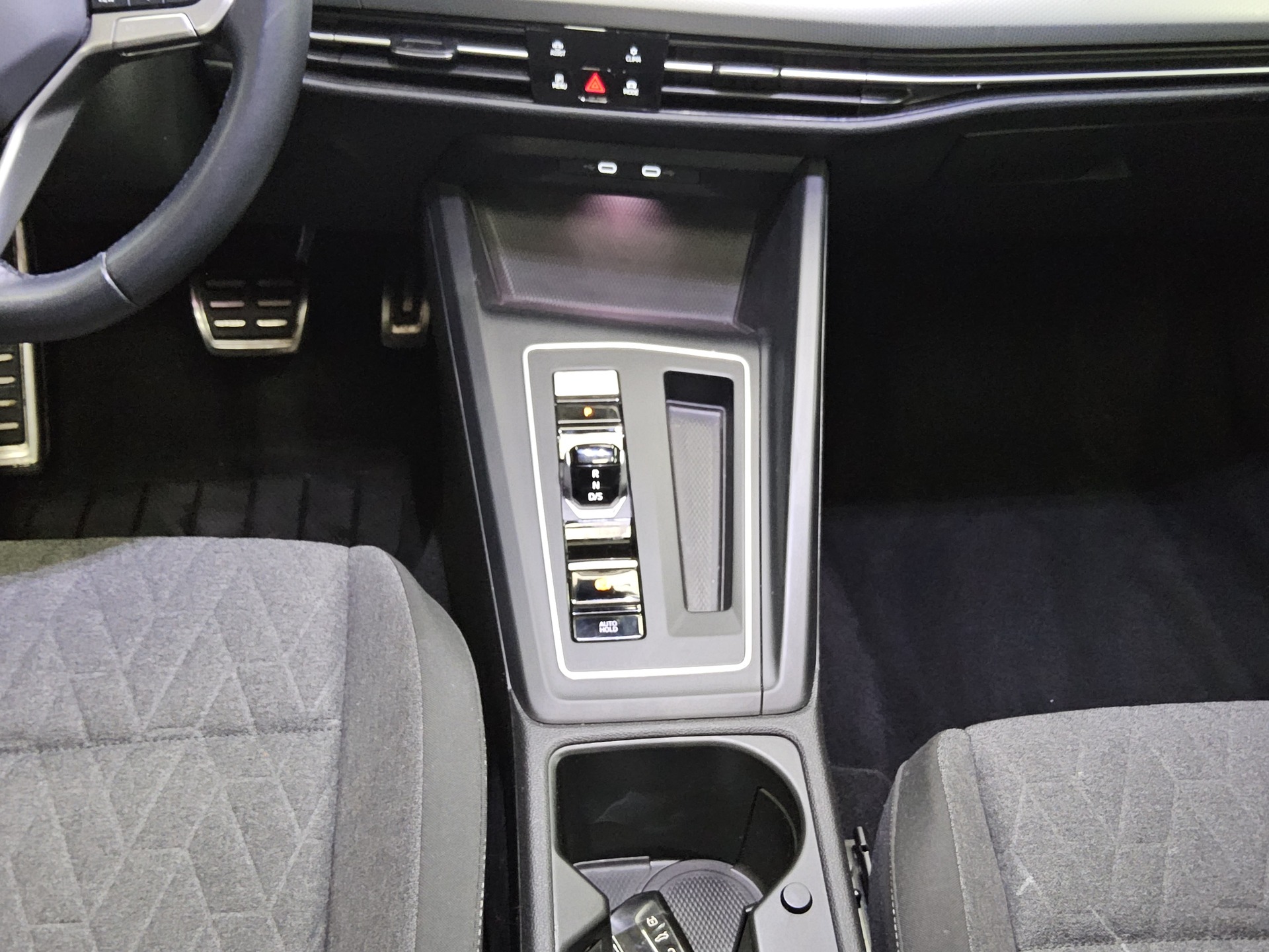 Volkswagen Golf-8 2.0 TDI Move Navi LED+ DC-Pro Pano HuD 6