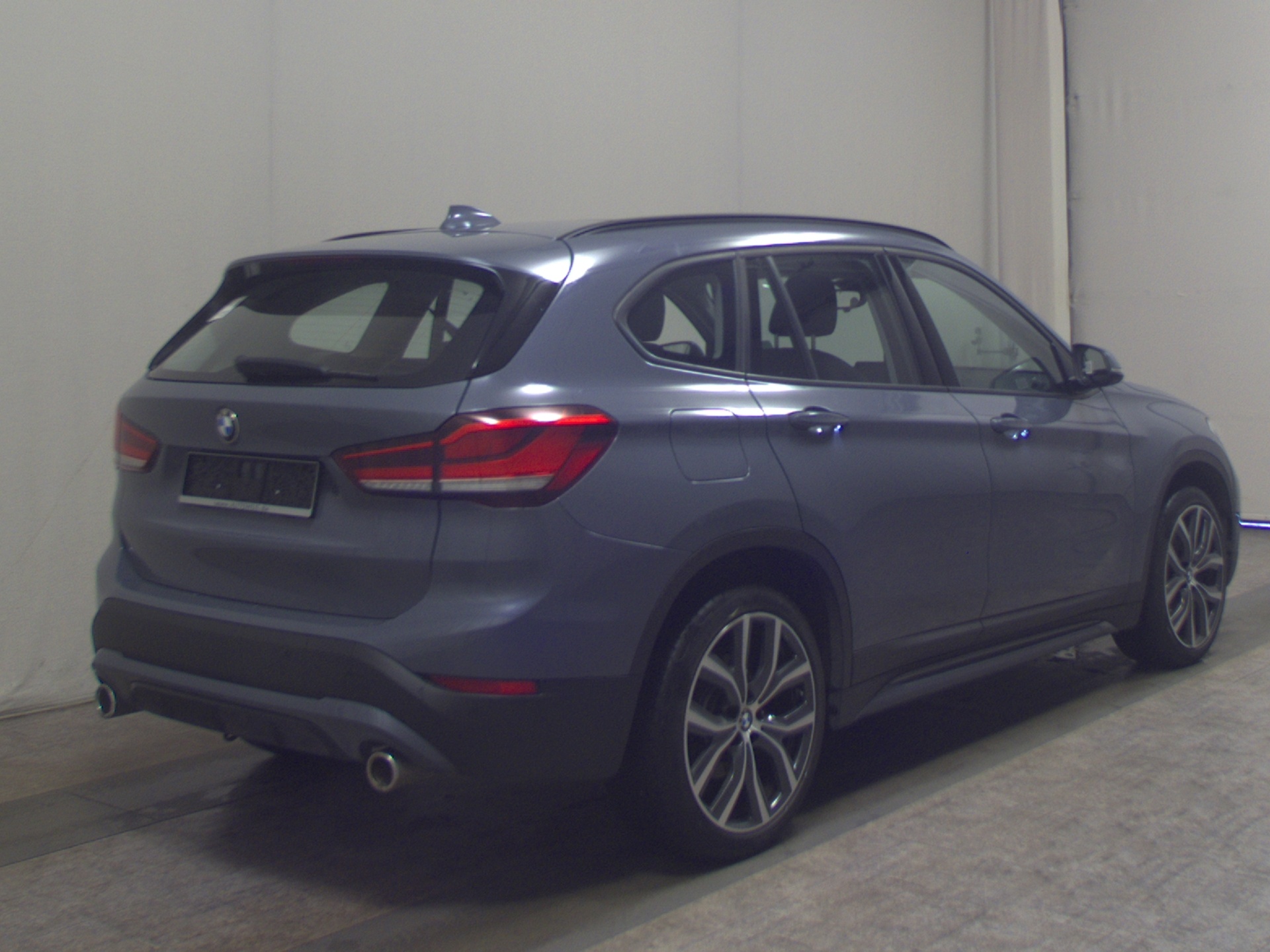 BMW X1 xDrive20d Sport-Line Nav Pano HuD H-K LED AHK 4