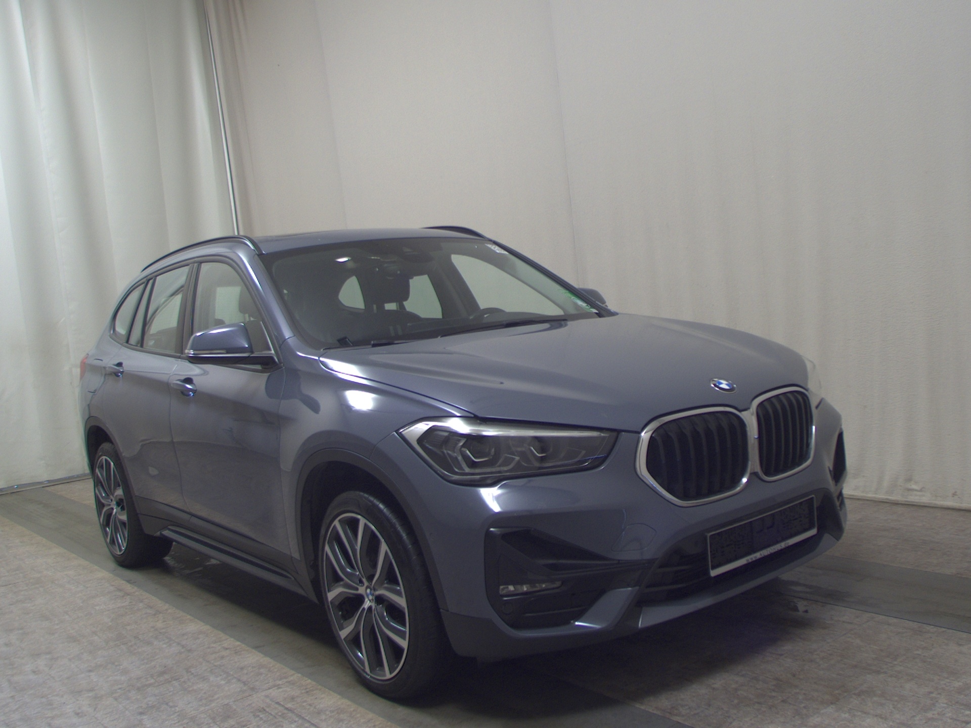 BMW X1 xDrive20d Sport-Line Nav Pano HuD H-K LED AHK 3