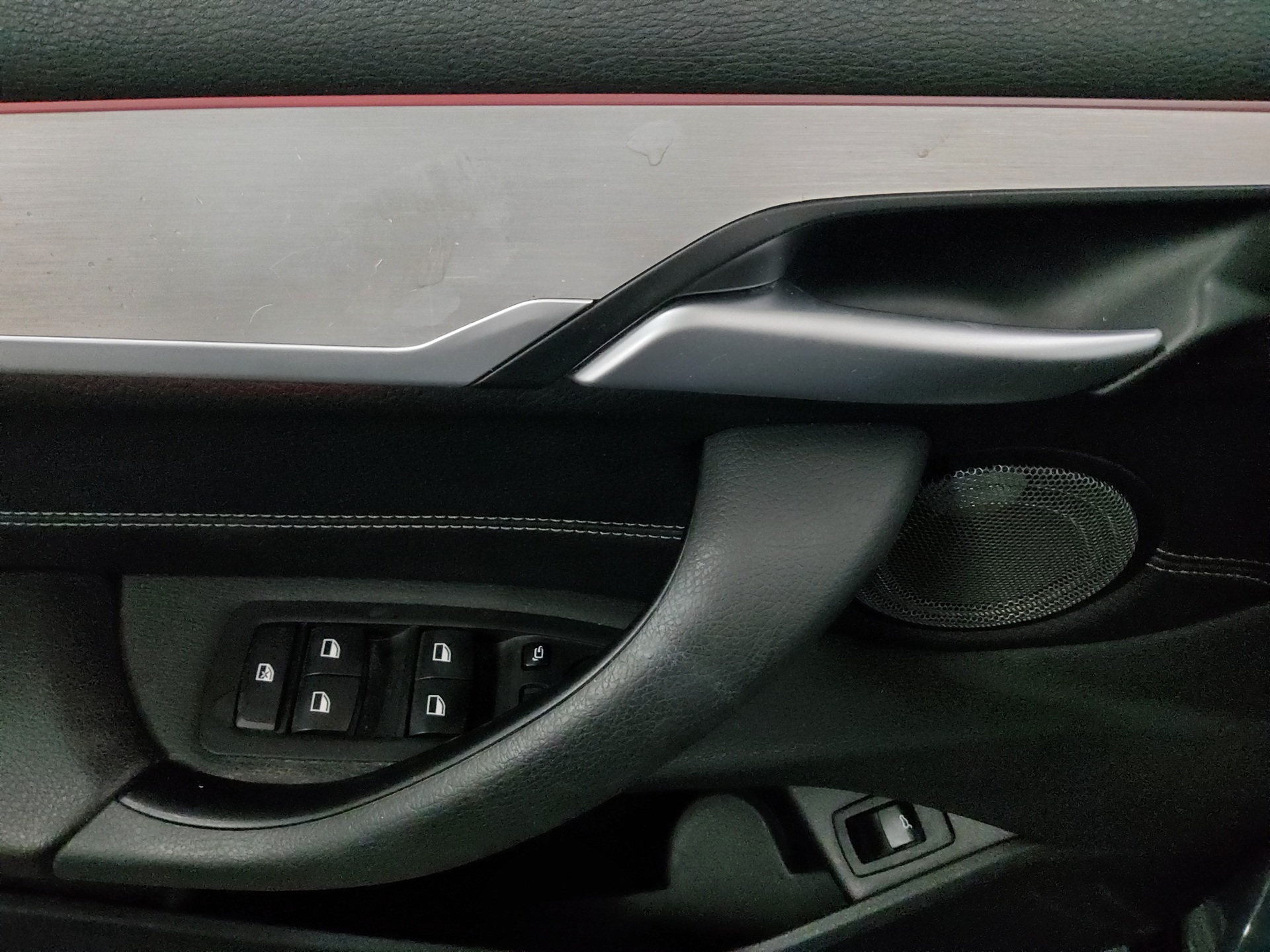 BMW X1 xDrive20d Sport-Line Nav Pano HuD H-K LED AHK 9