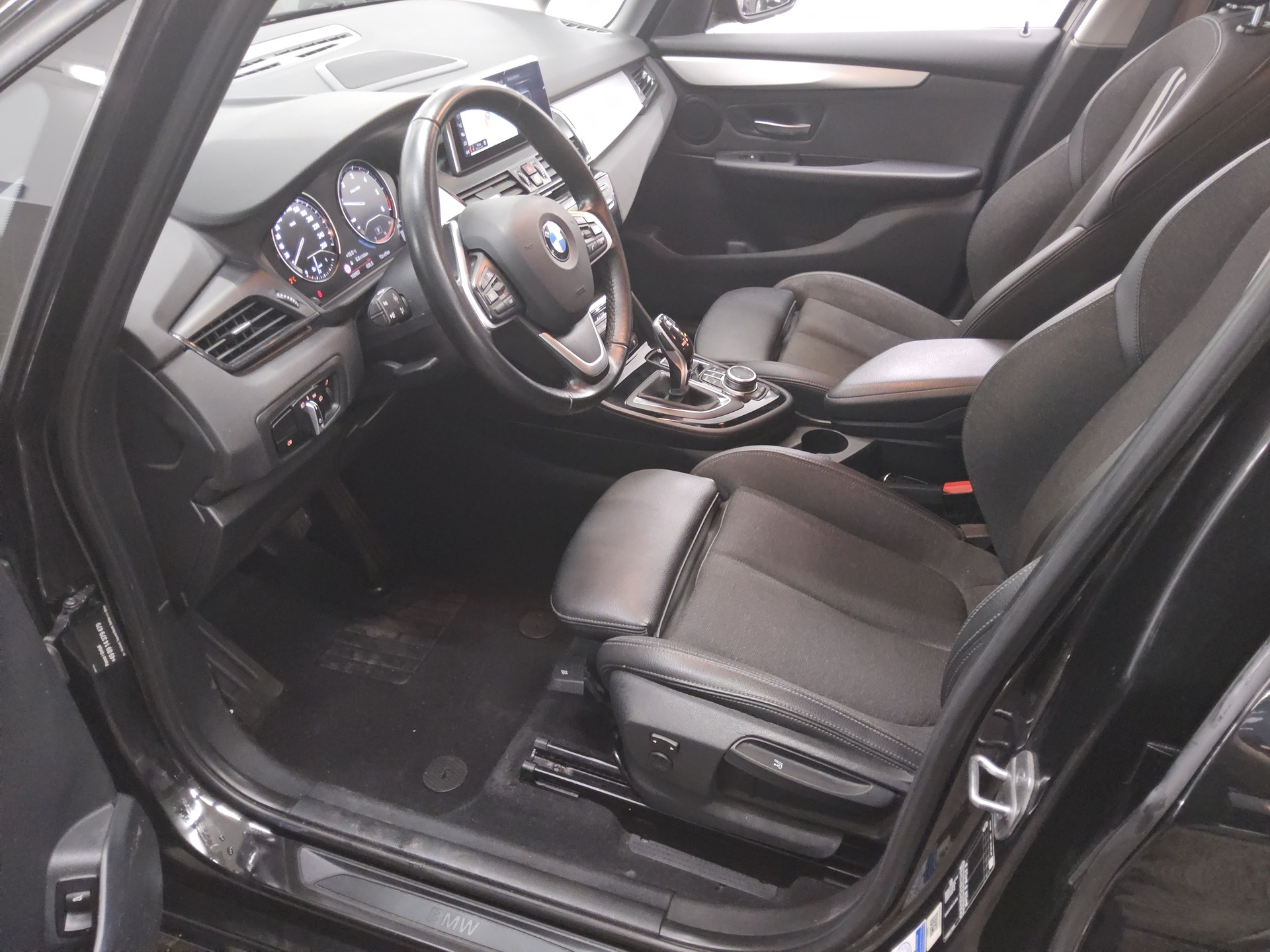 BMW 218 Gran Tourer Adv. T-Leder Navi LED AHK RFK 8