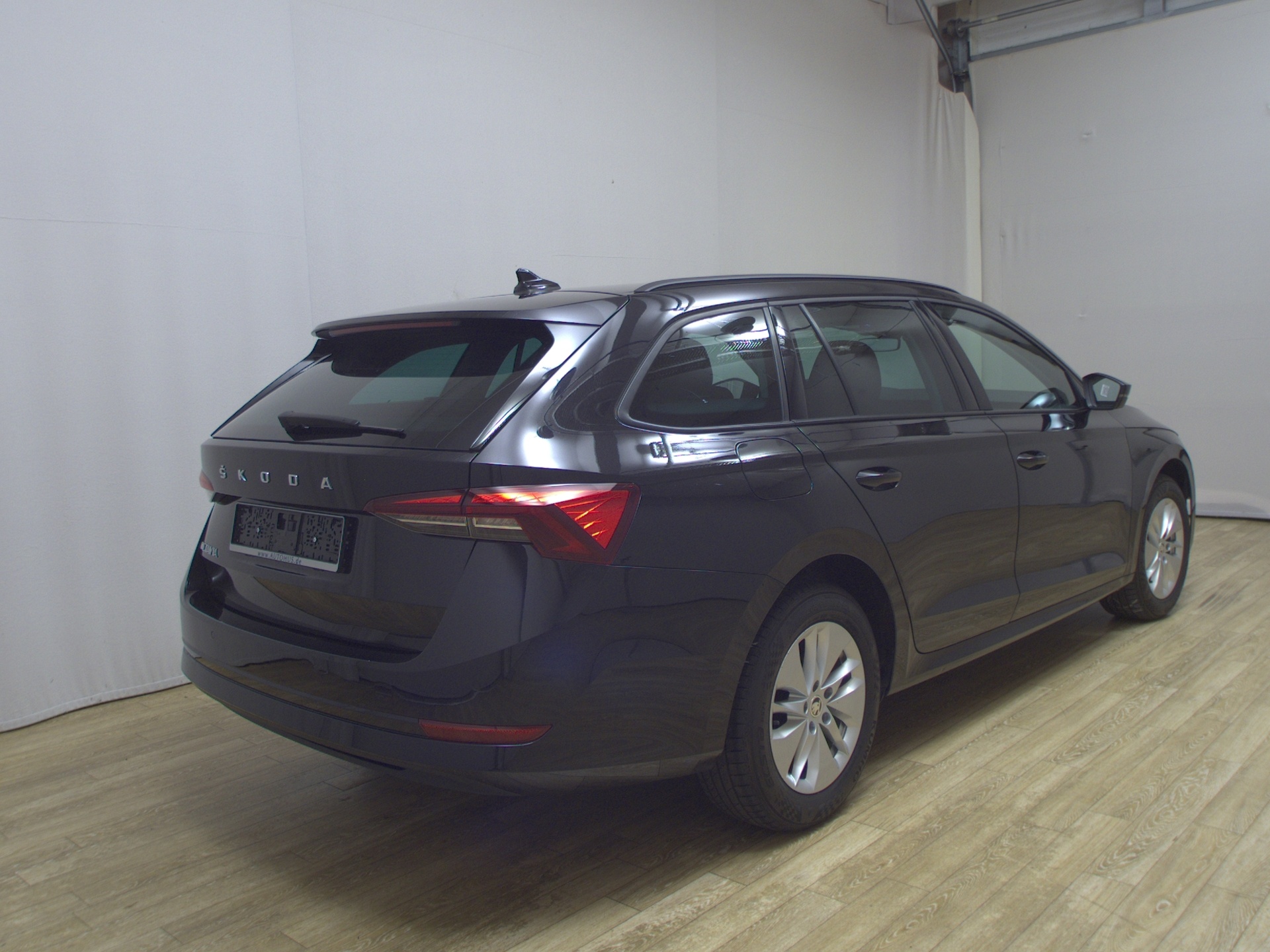 Skoda Octavia Kombi 2.0 TDI Ambition Navi Led vc PDC 4