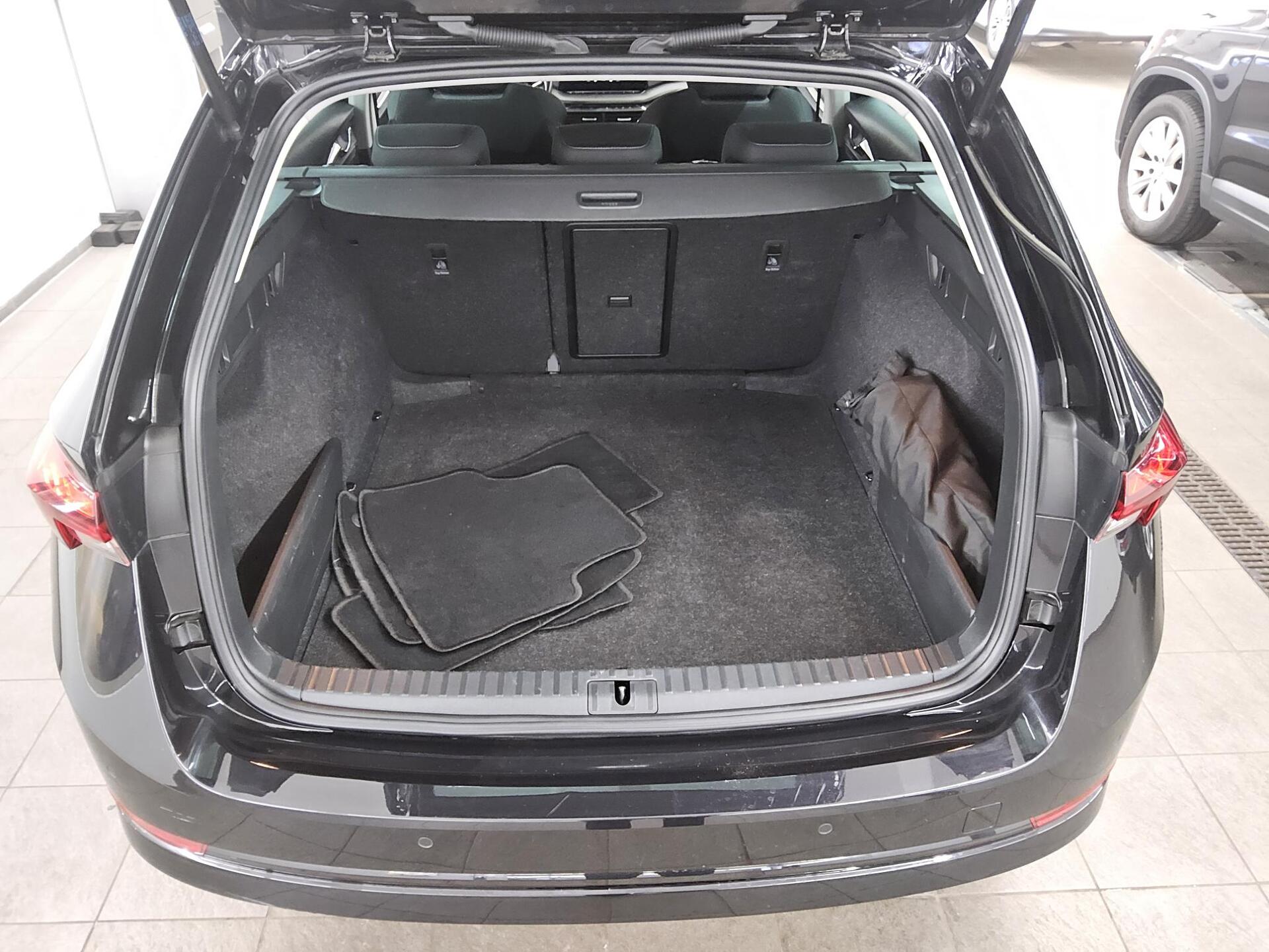 Skoda Octavia Kombi 2.0 TDI Ambition Navi Led vc PDC 12