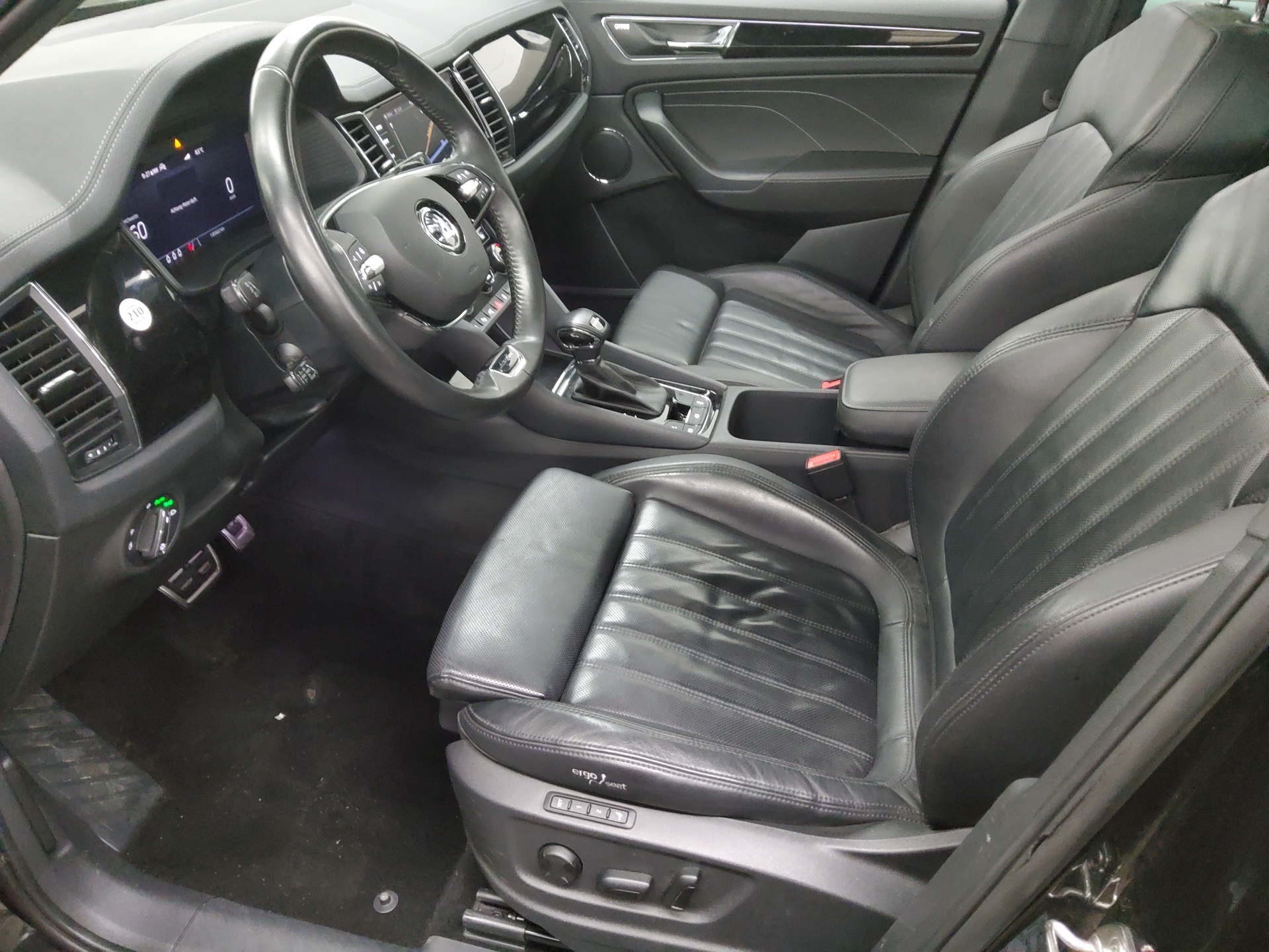 Skoda Kodiaq 2.0 TDI L&K Leder Navi LED vc Pano 360° 9